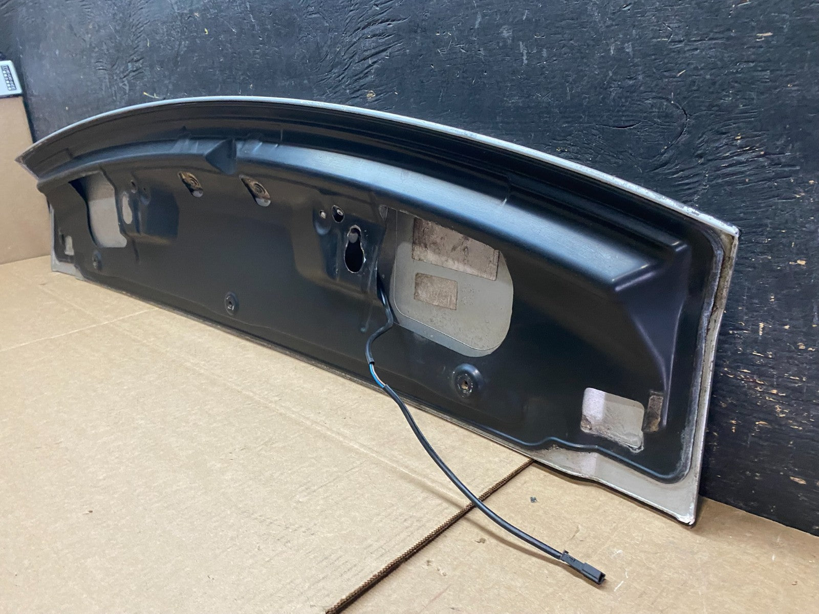 2006 - 2009 Land Rover Range Sport Rear Trunk Light Lift Gate Spoiler Y9268 DG9