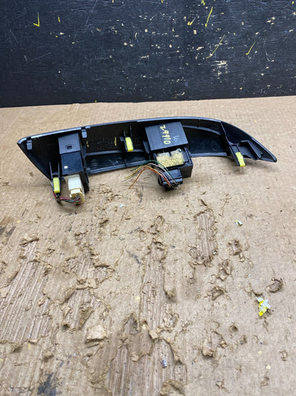 2004 to 2010 Toyota Sienna Left Side Climate Switches Bezel Trim z9910 DG4