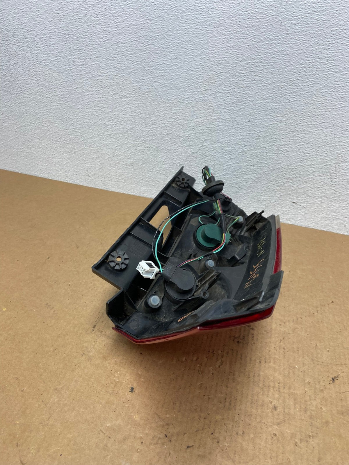2004 to 2009 Nissan Quest Right Passenger RH Side Tail Light AC2937 LK8