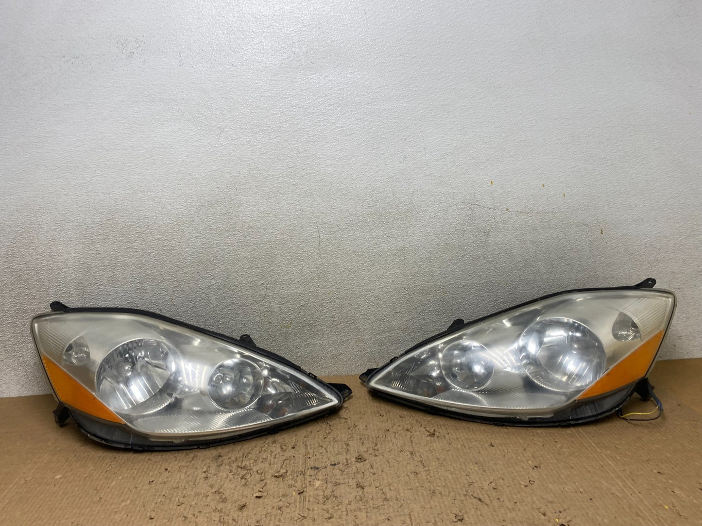 2006 to 2010 Toyota Sienna Left+Right Side Set Headlights Halogen W8331 DW0