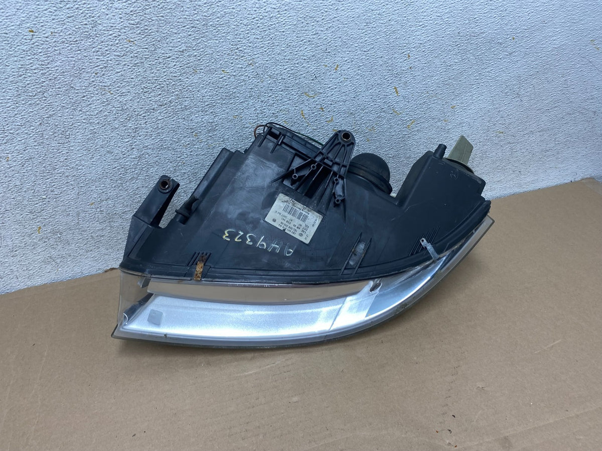 2001-2005 Volkswagen Passat Right Passenger RH Halogen Headlight AH9323 DW6
