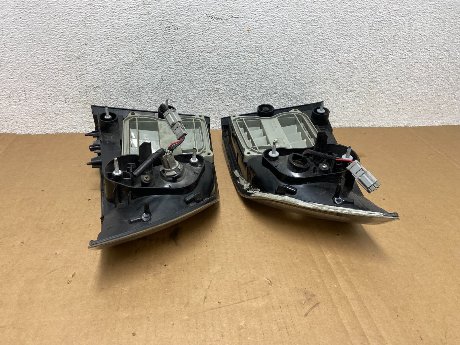 2004 - 2008 Acura TL Left+Right Side Set Tail Lights AD2641 DG9