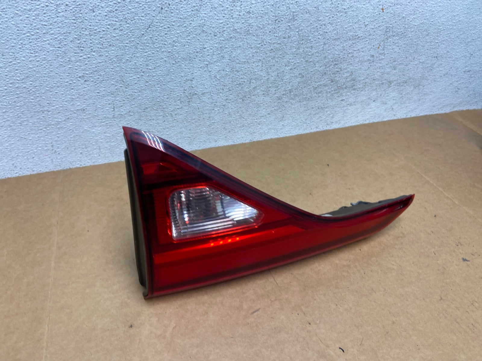 2017 2018 2019 GMC Acadia Right Passenger RH Side Inner Tail Light AE2928 LK2