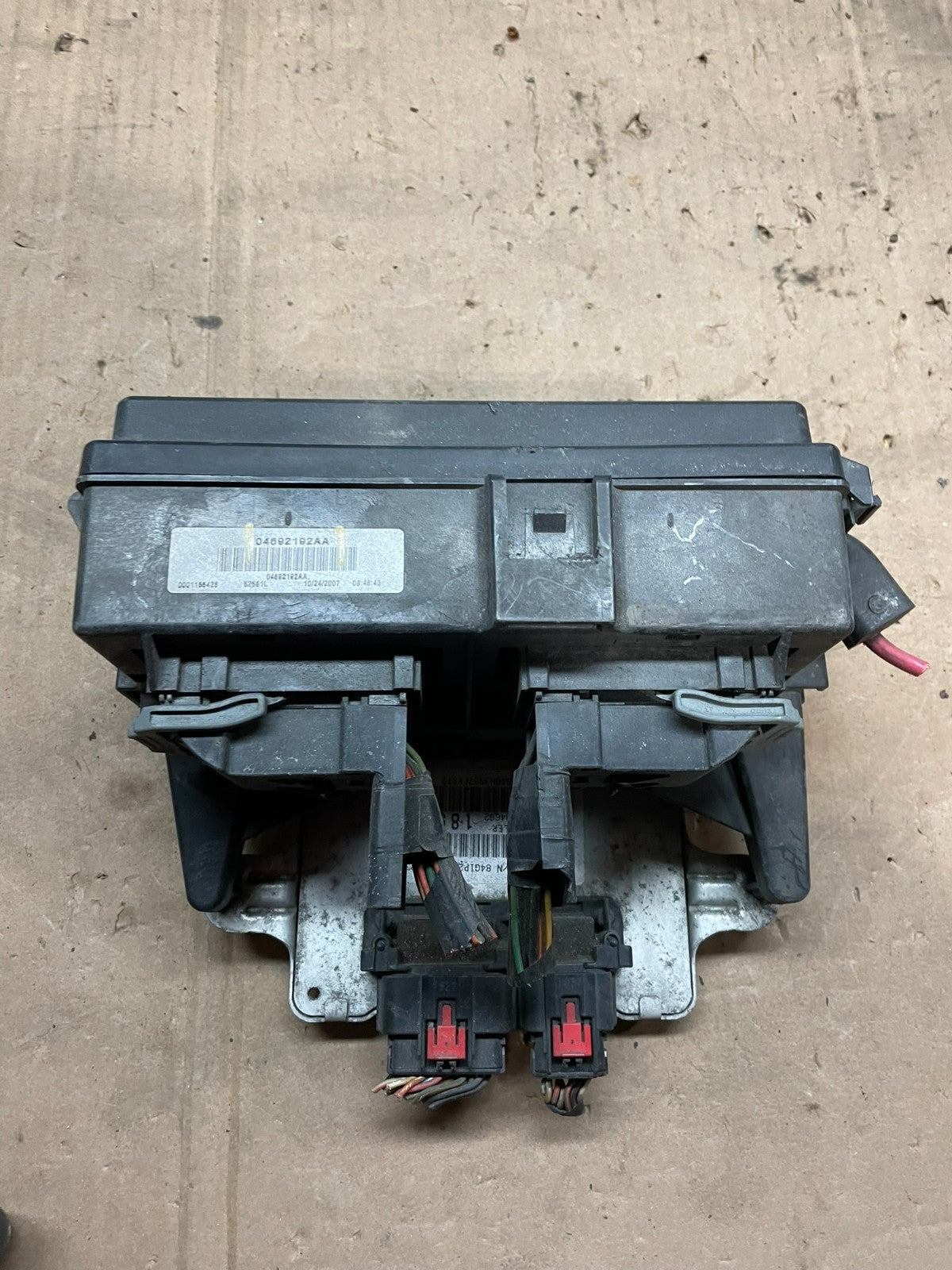 2008 Dodge Durango Multifunction Unit Module Fuse Box Body Control w2379 DG2