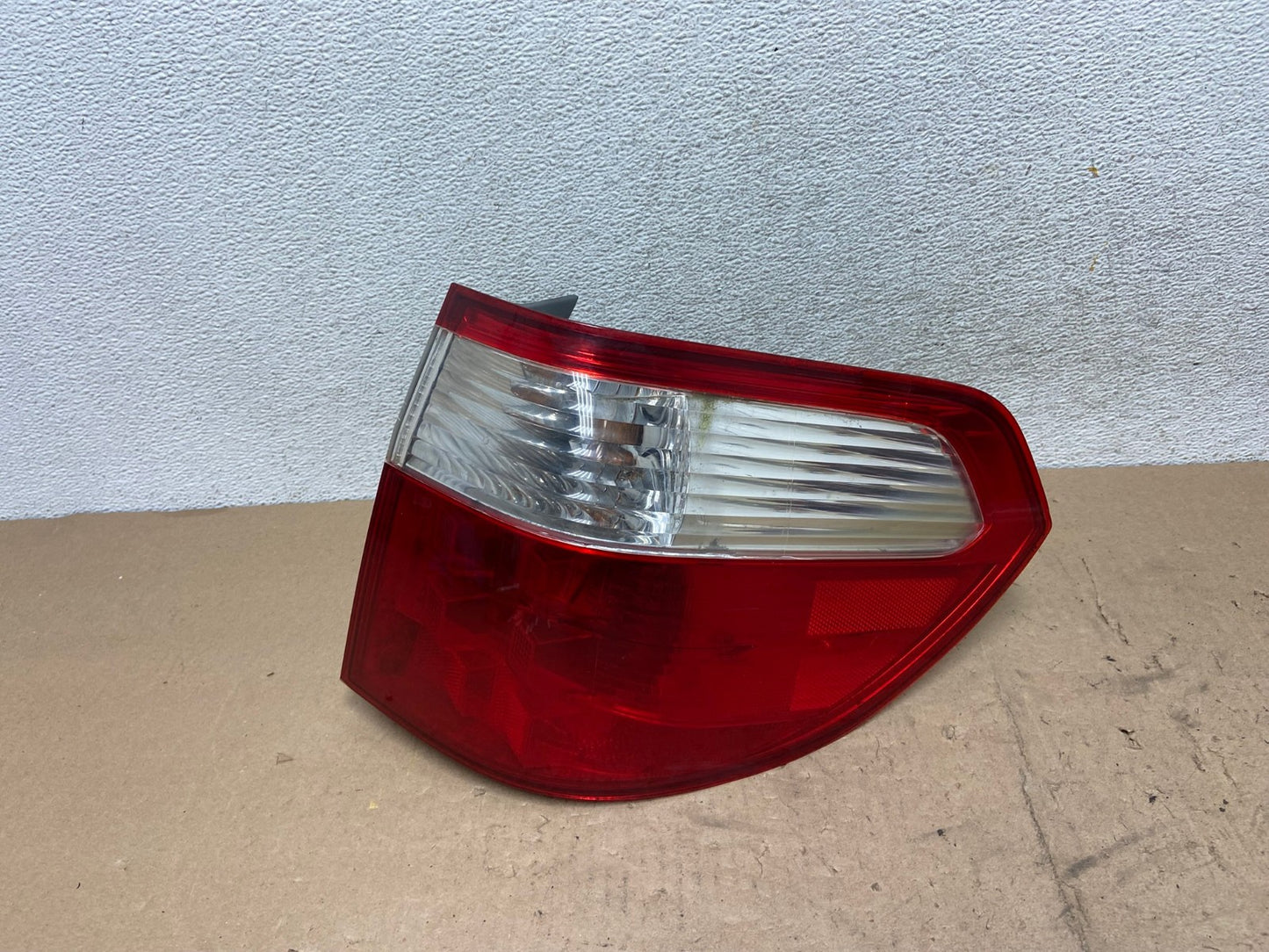 2005 2006 2007 Honda Odyssey Right Passenger RH Side Tail Light AG5569 LK0