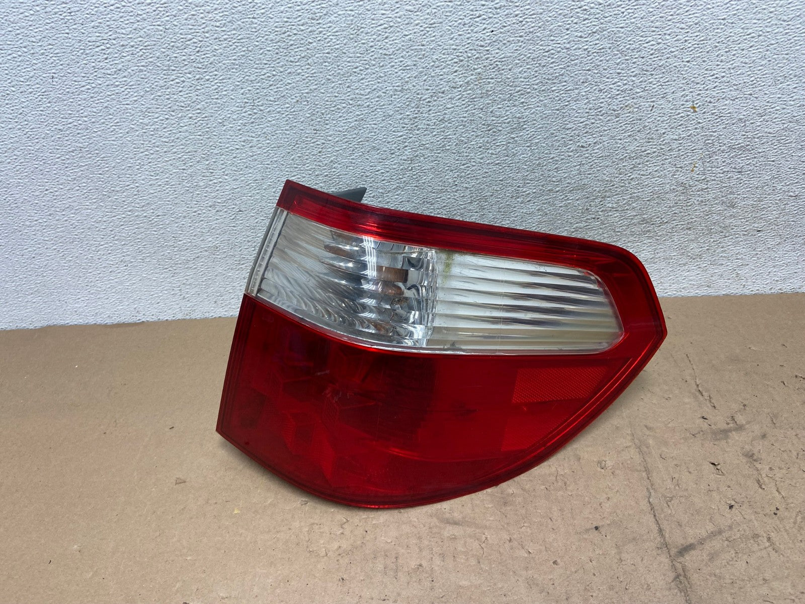2005 2006 2007 Honda Odyssey Right Passenger RH Side Tail Light AG5569 LK0