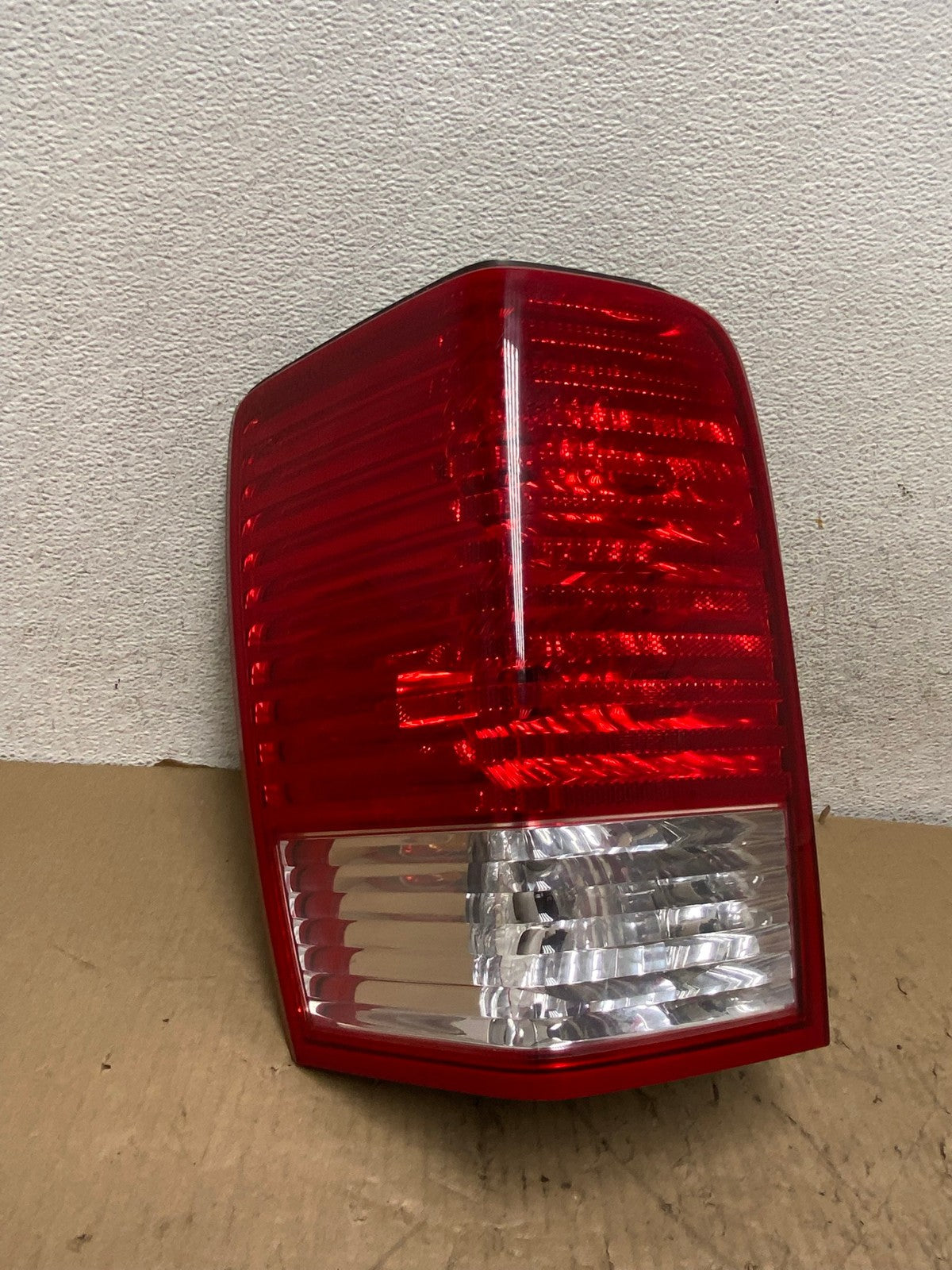 2007 2008 2009 Chrysler Aspen Tail light Left Driver Lh Side AG8085 LK0