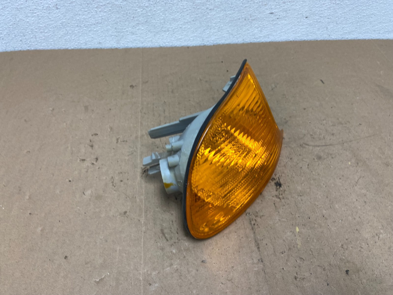2000 to 2003 BMW 325Ci 330Ci E46 Coupe Right Passenger Turn Signal AC5832 DW2