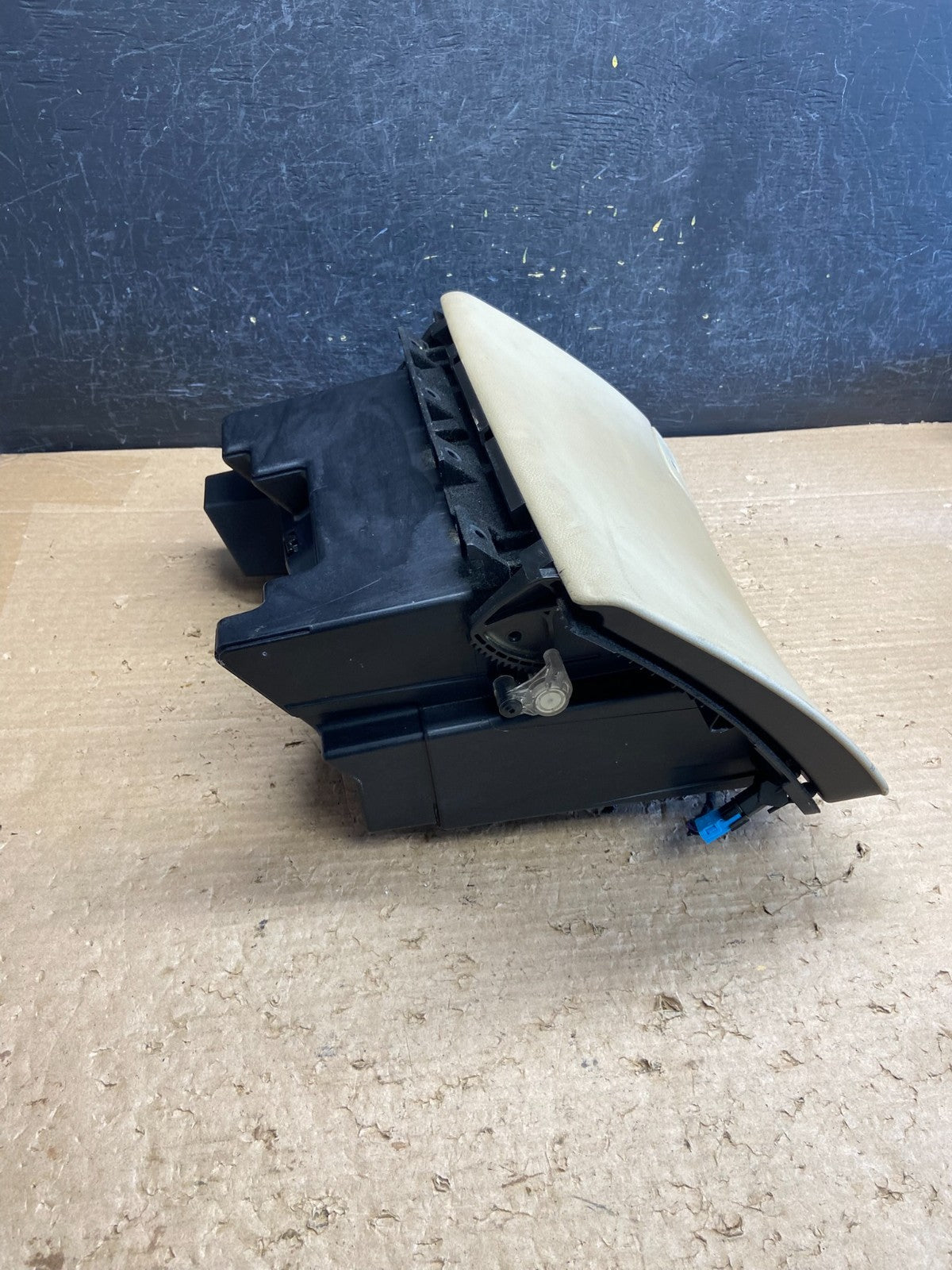 2008 to 2014 Cadillac CTS Passenger Right Front Glove Box Storage ag8693 DG2