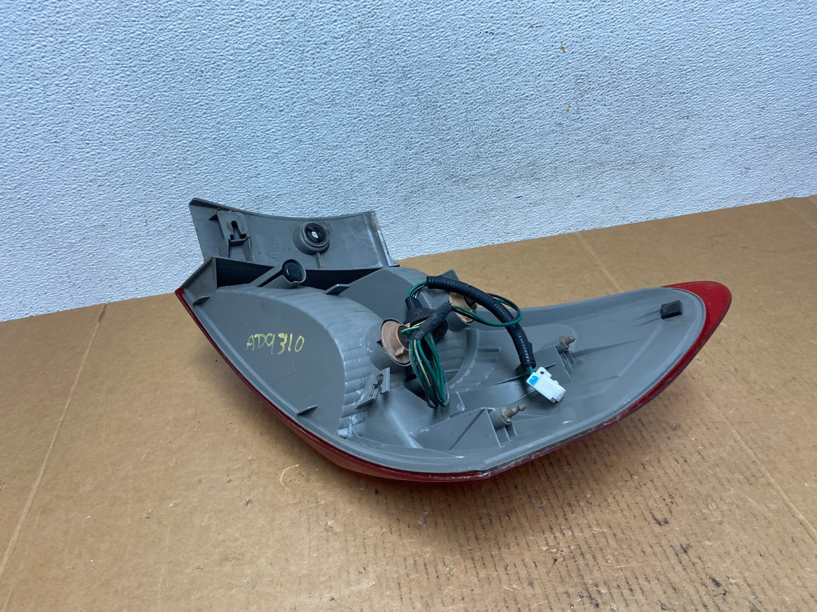 2008 to 2015 Nissan Rogue Left Driver Lh Side Tail Light AD9310 LK5