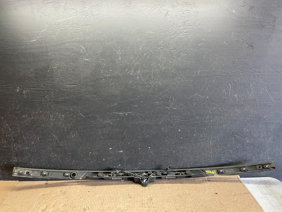 2016 - 2019 Ford Explorer Interceptor Rear Tailgate Molding With Camera M2942 DG5