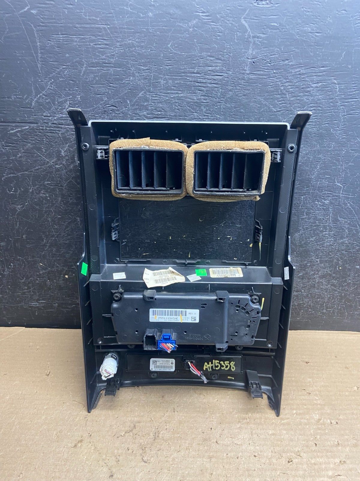 2008 to 2012 Jeep Liberty Dash Climate Temperature Control Radio Bezel AH5358 DG3
