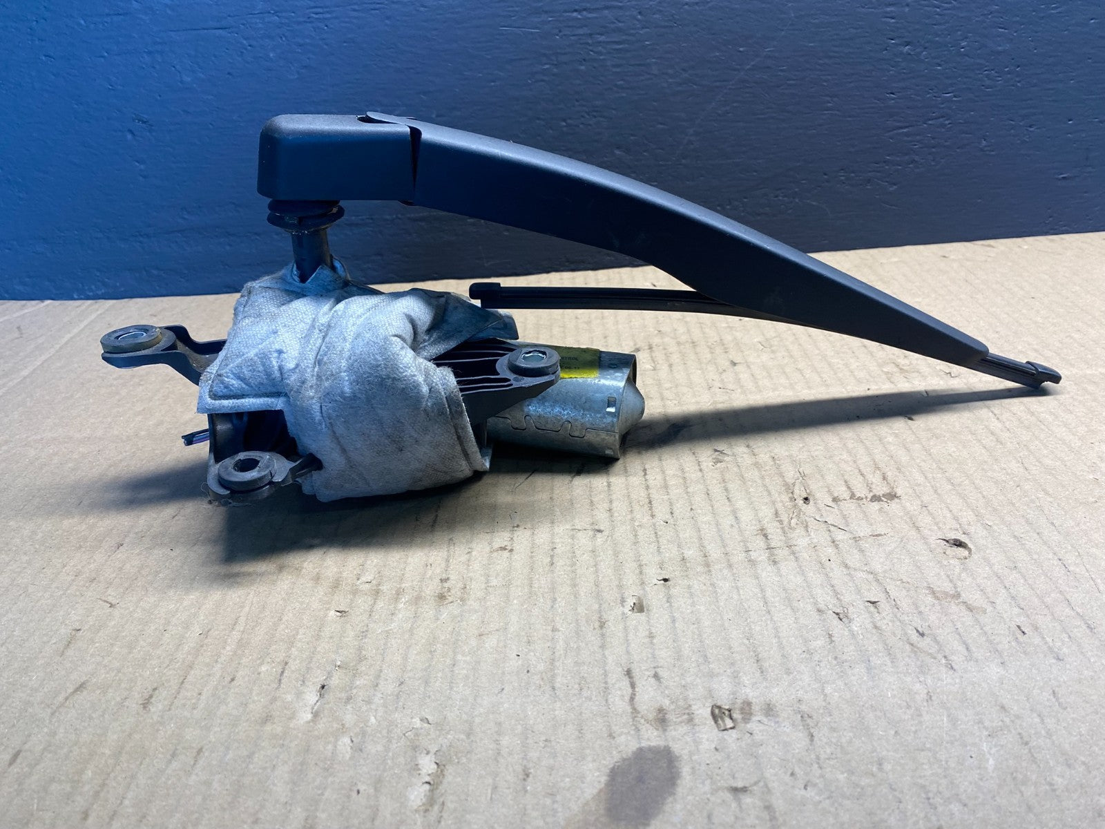 2011 to 2019 Ford Explorer Rear Windshield Wiper Motor OEM AB4185 DG1