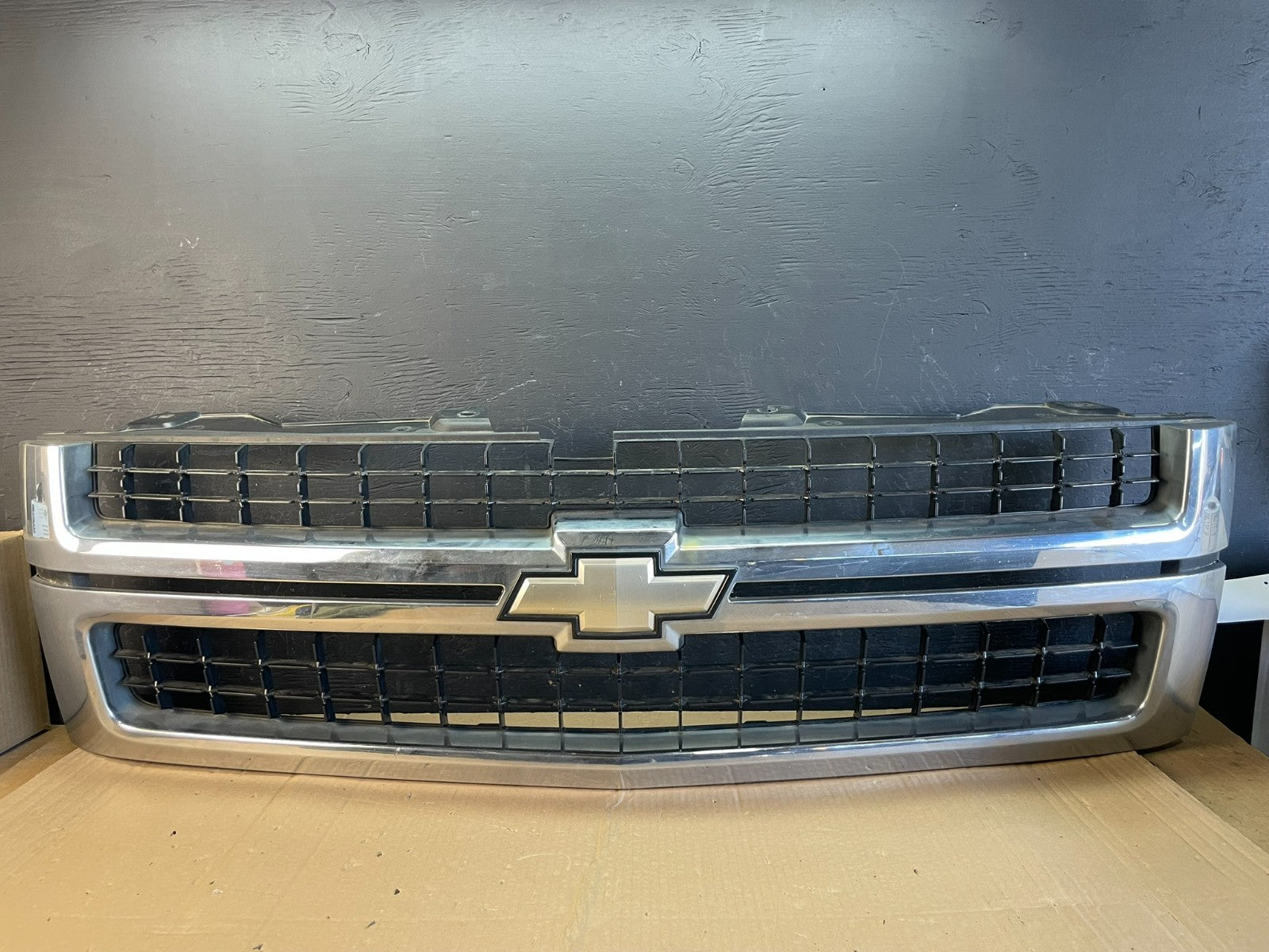 2007 to 2013 Chevrolet Silverado 1500 Front Chrome Grille Grill AC9769 DG0