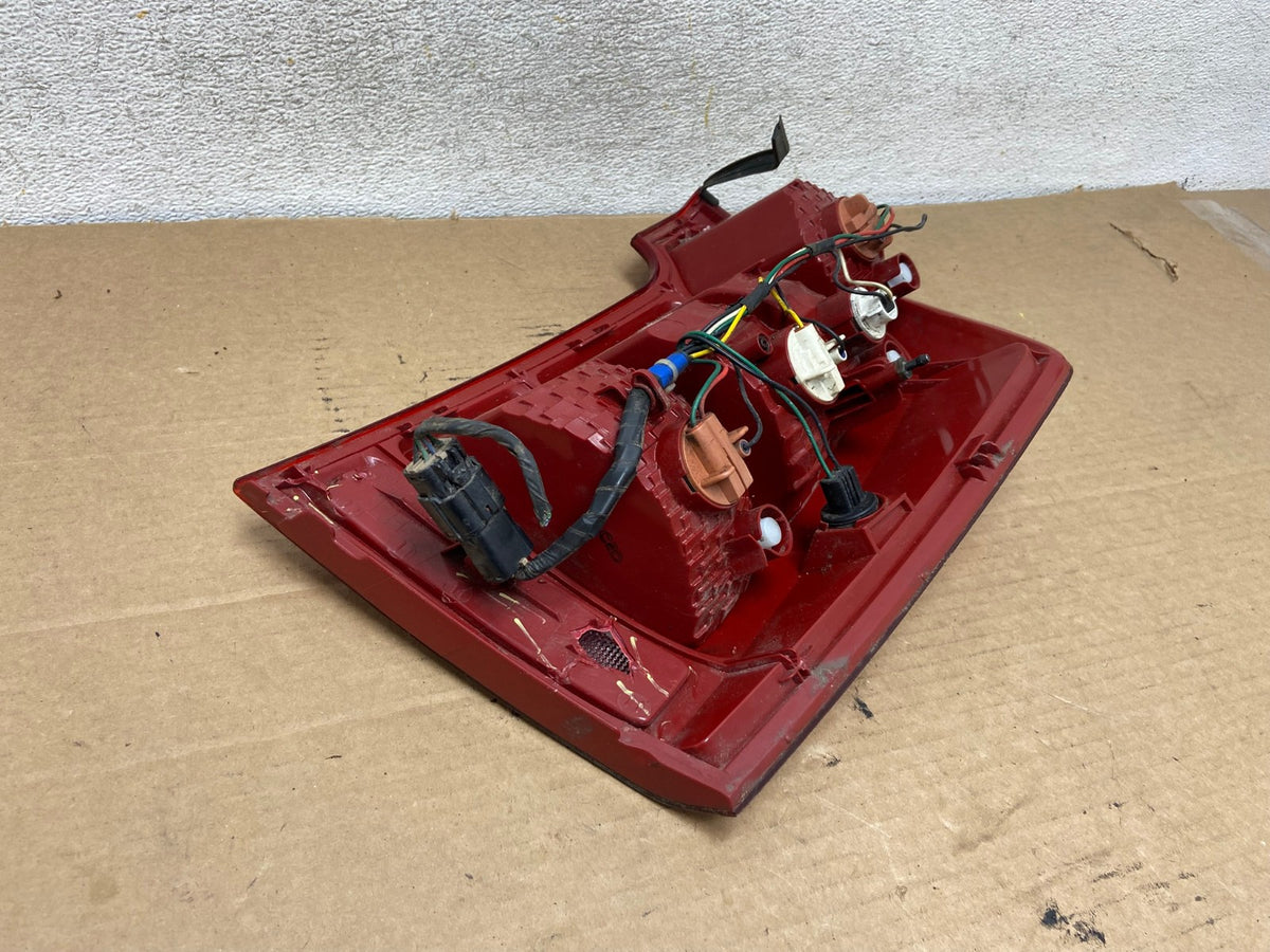 2007 2008 2009 2010 2011 2012 Kia Rondo Left Driver LH Tail Light AH4024 LK7