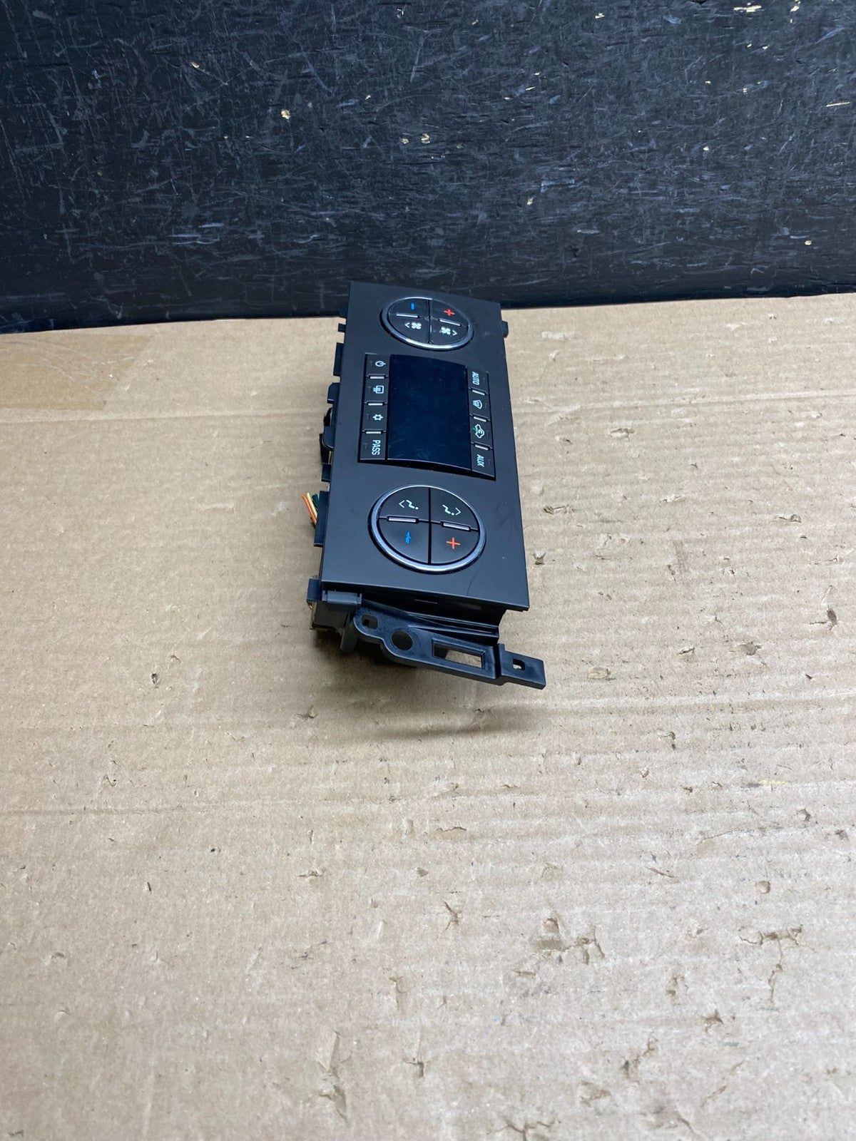 2007 to 2009 GMC Yukon Chevrolet Tahoe Climate Control A/C Panel AG6408 DG2