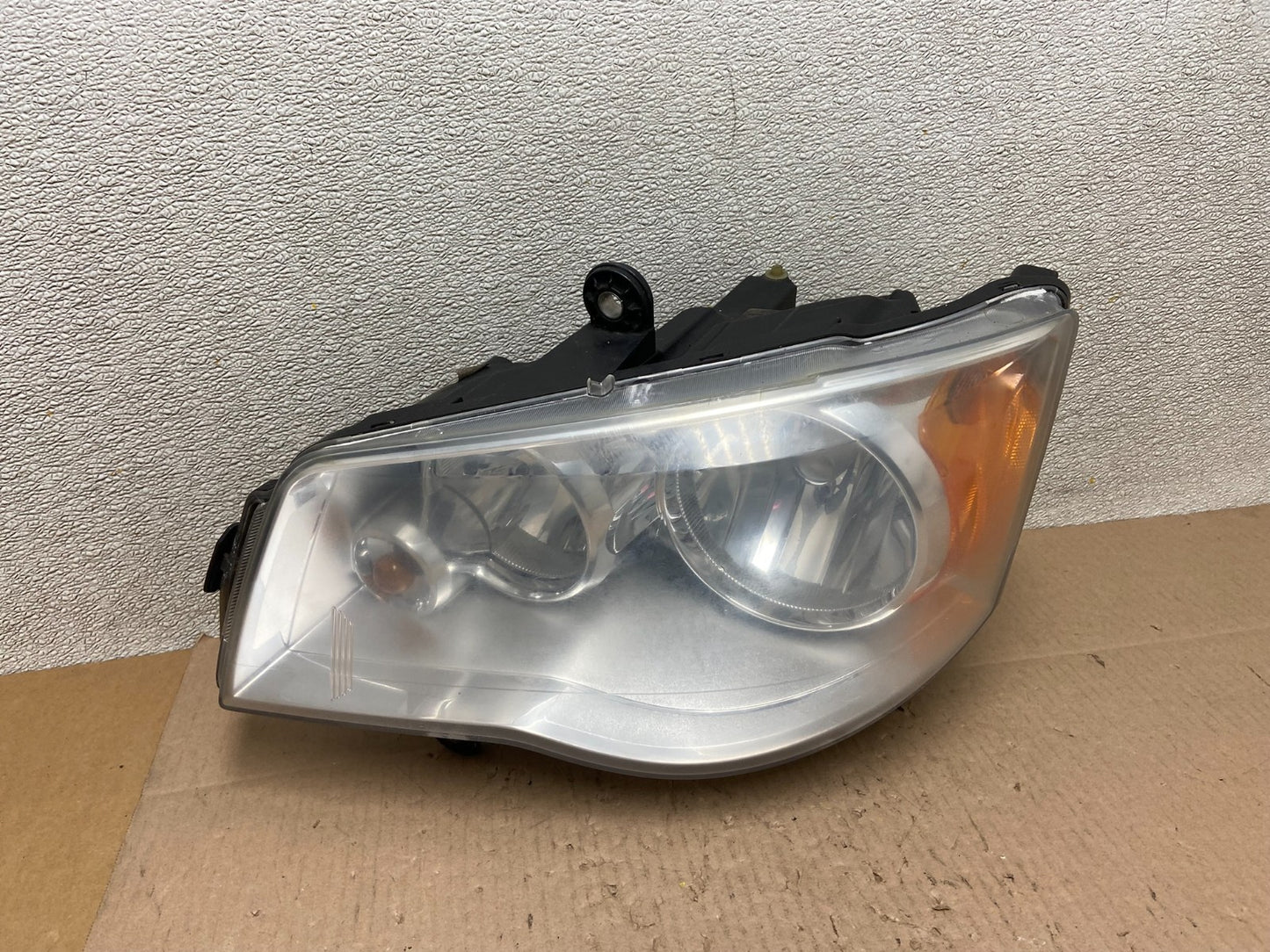 2008 to 2016 Chrysler Town and Country Left Driver Lh Side Headlight Z4011 DW0