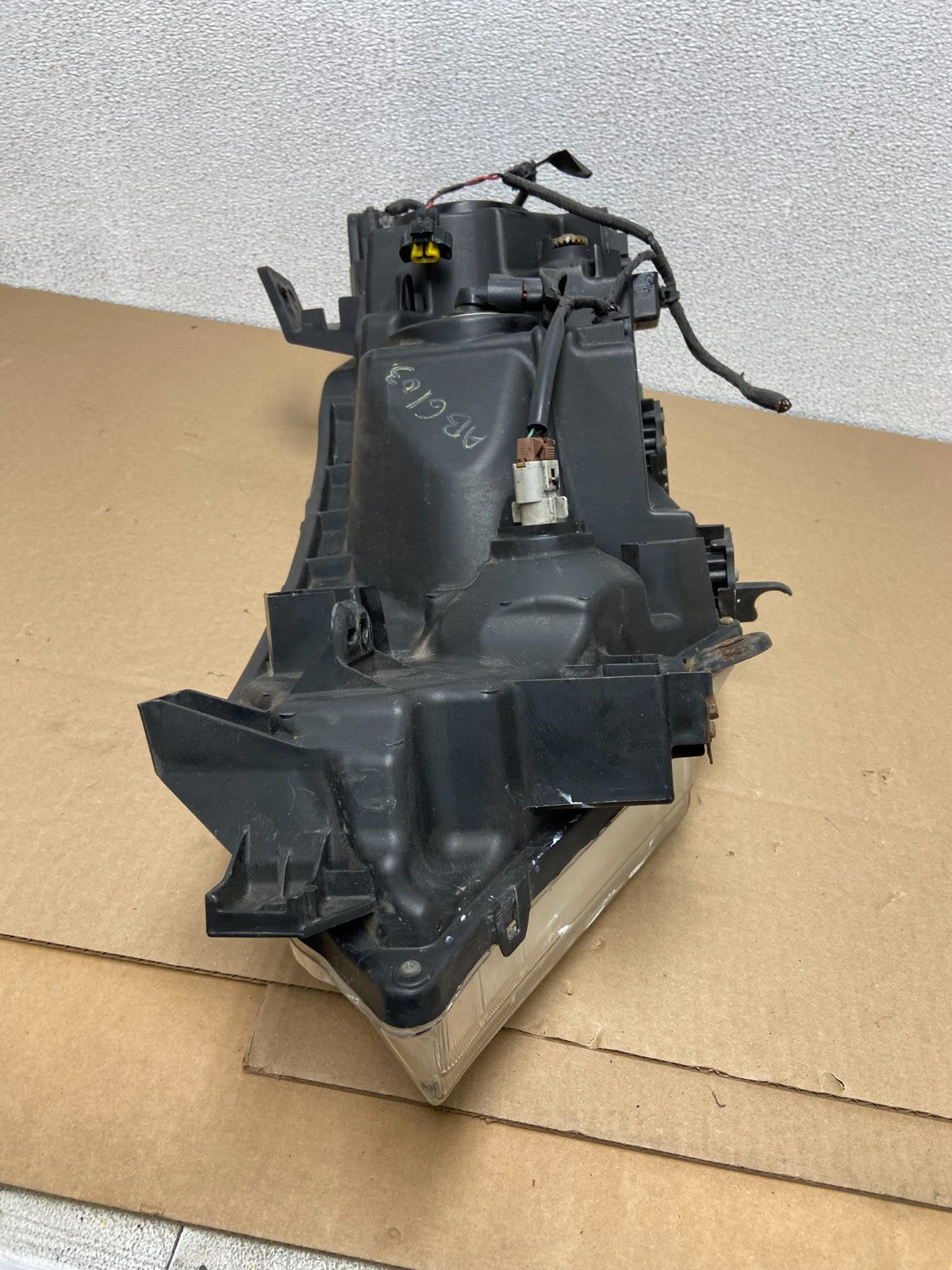 2012 to 2017 Nissan Quest Right Passenger RH Headlight Halogen AB6103 DW8