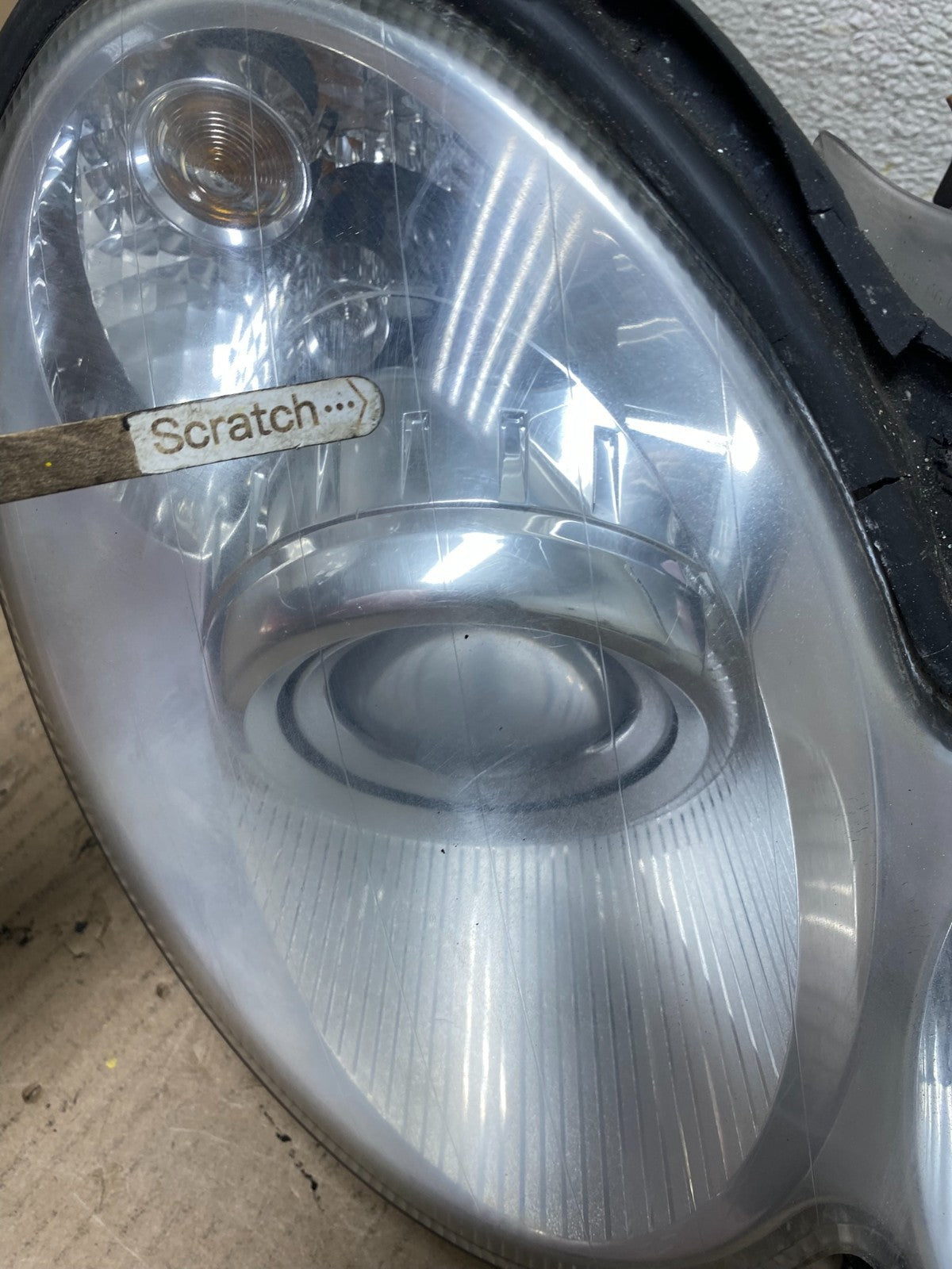 2003-2005 Mercedes Benz W209 CLK CLK350 Right Passenger Xenon Headlight R8198 DW4
