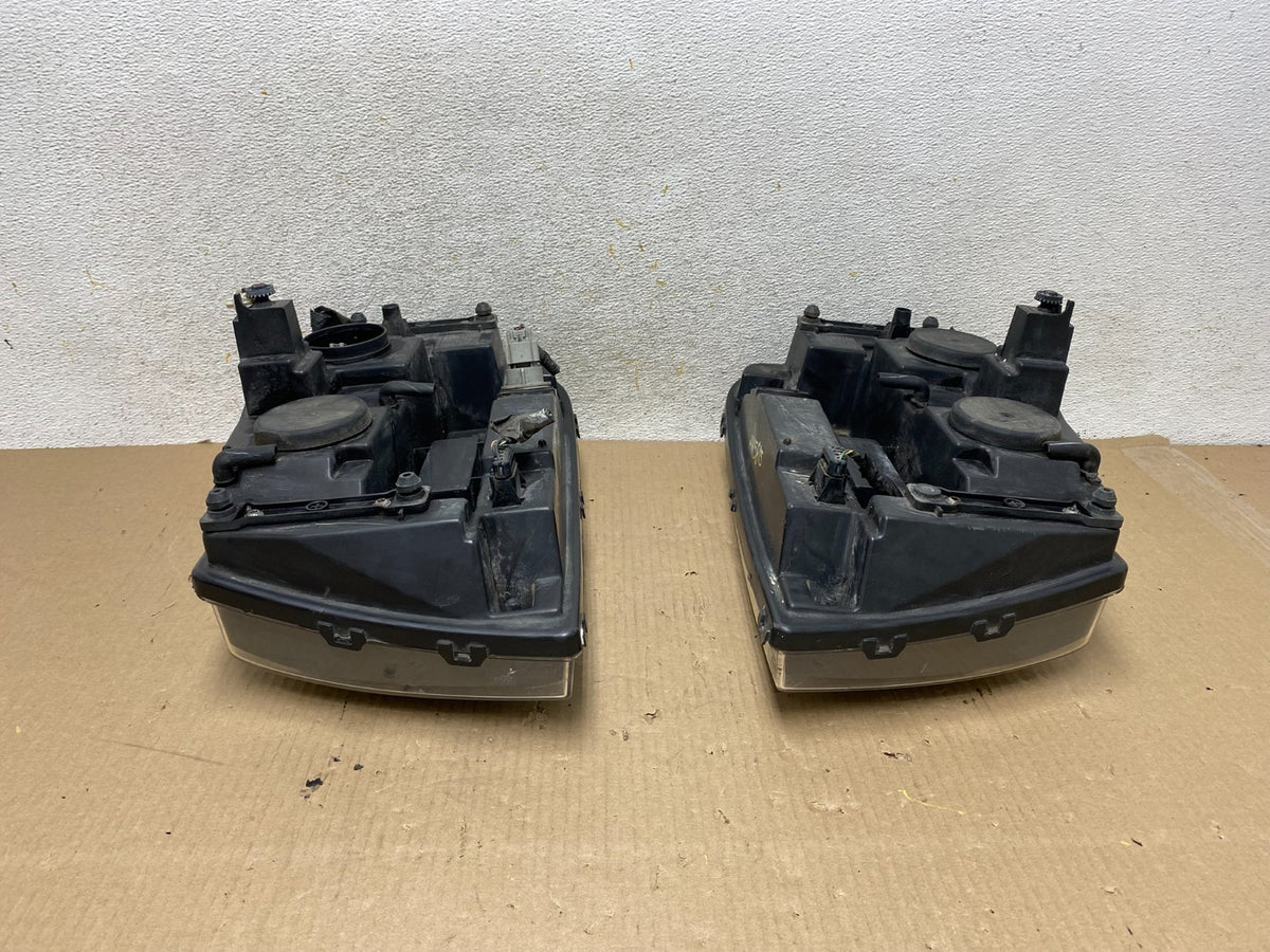 2006 - 2009 Chevrolet Trailblazer Left+Right Headlights Flush Half Bar AH5815 DW13