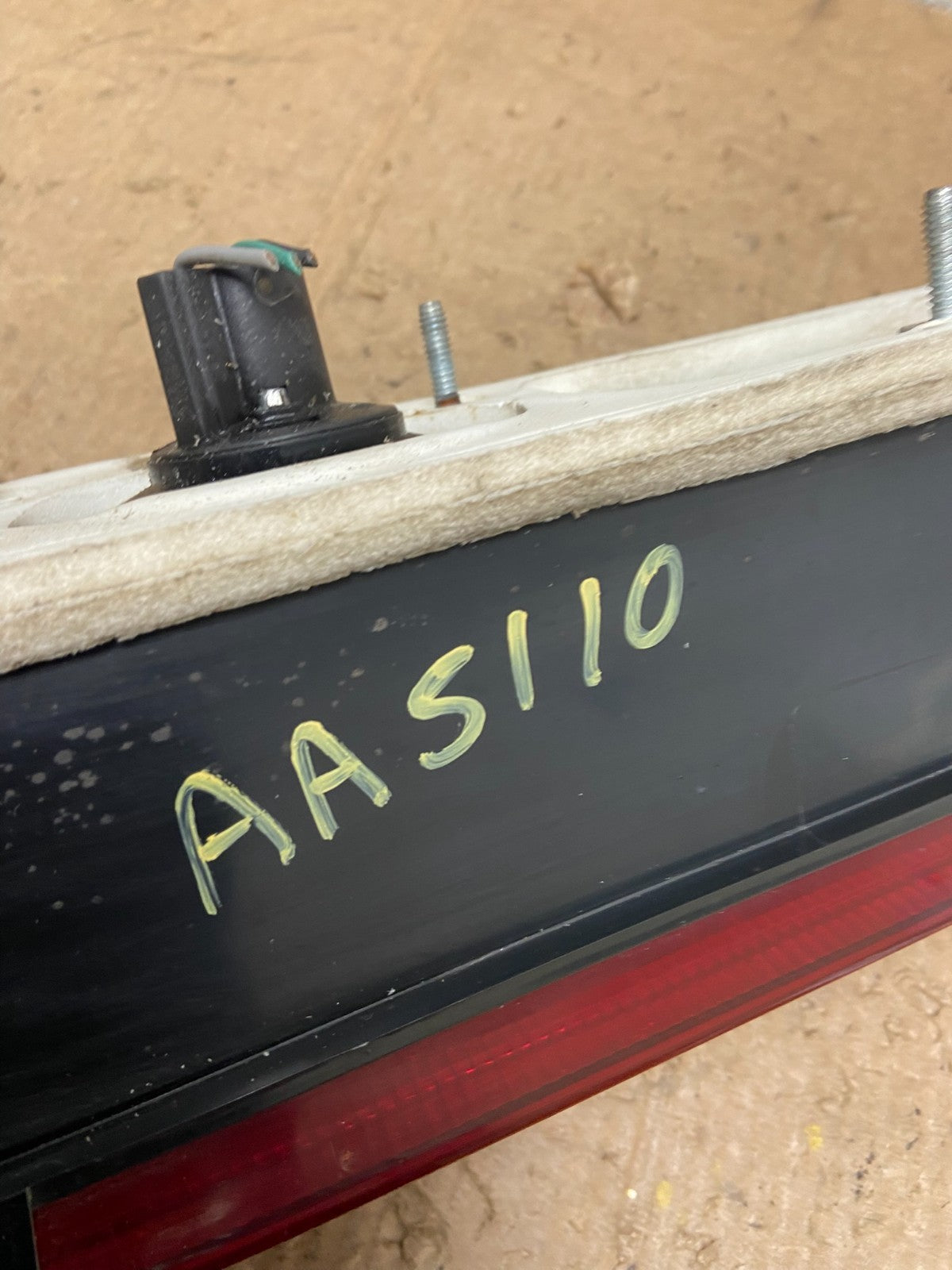 1982-1983 Chrysler Lebaron Left Driver LH Side Tail Light OEM AA5110 DW8