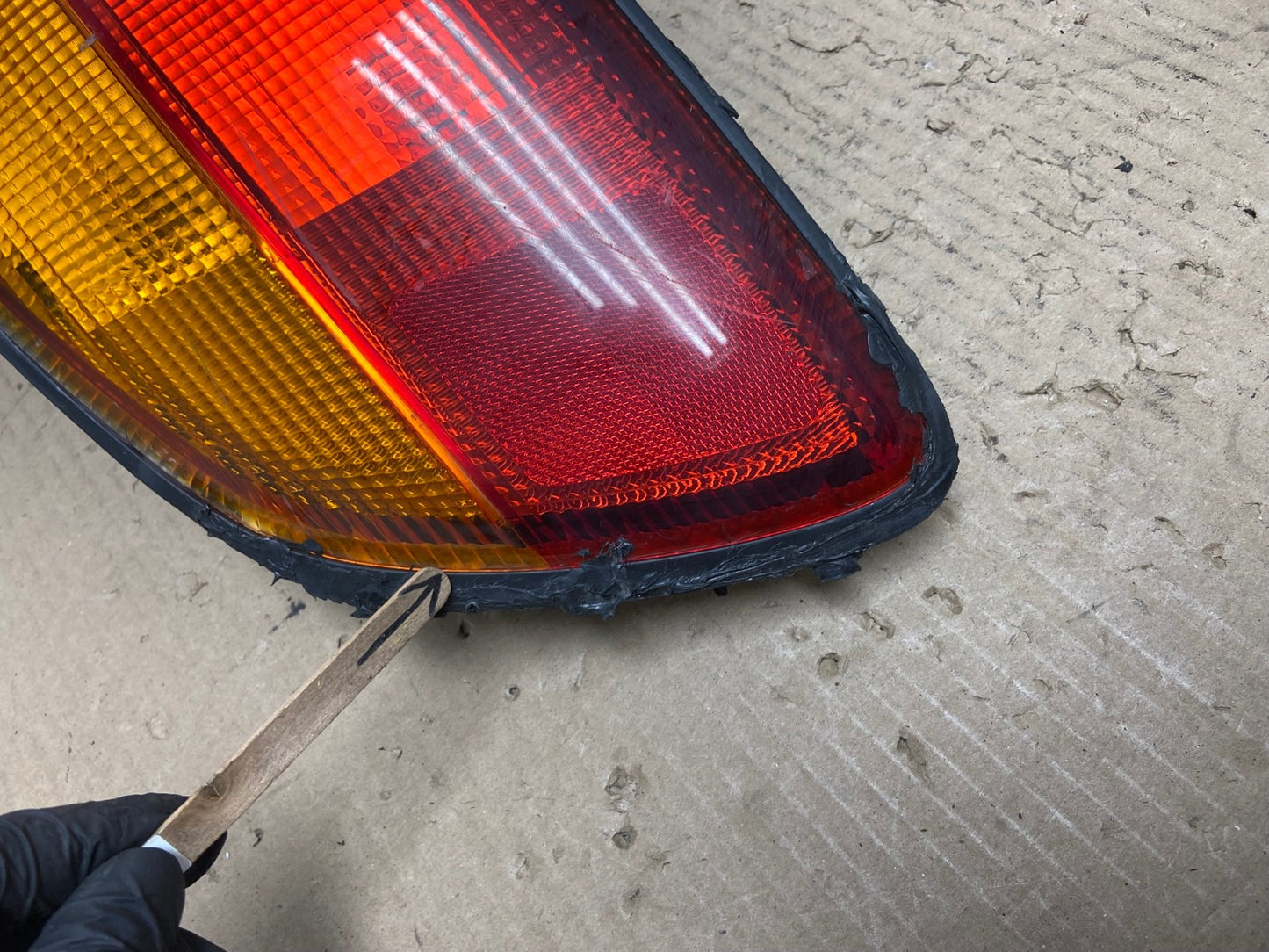 1998 1999 2000 Toyota Sienna Left Driver Tail light AF2914 LK4