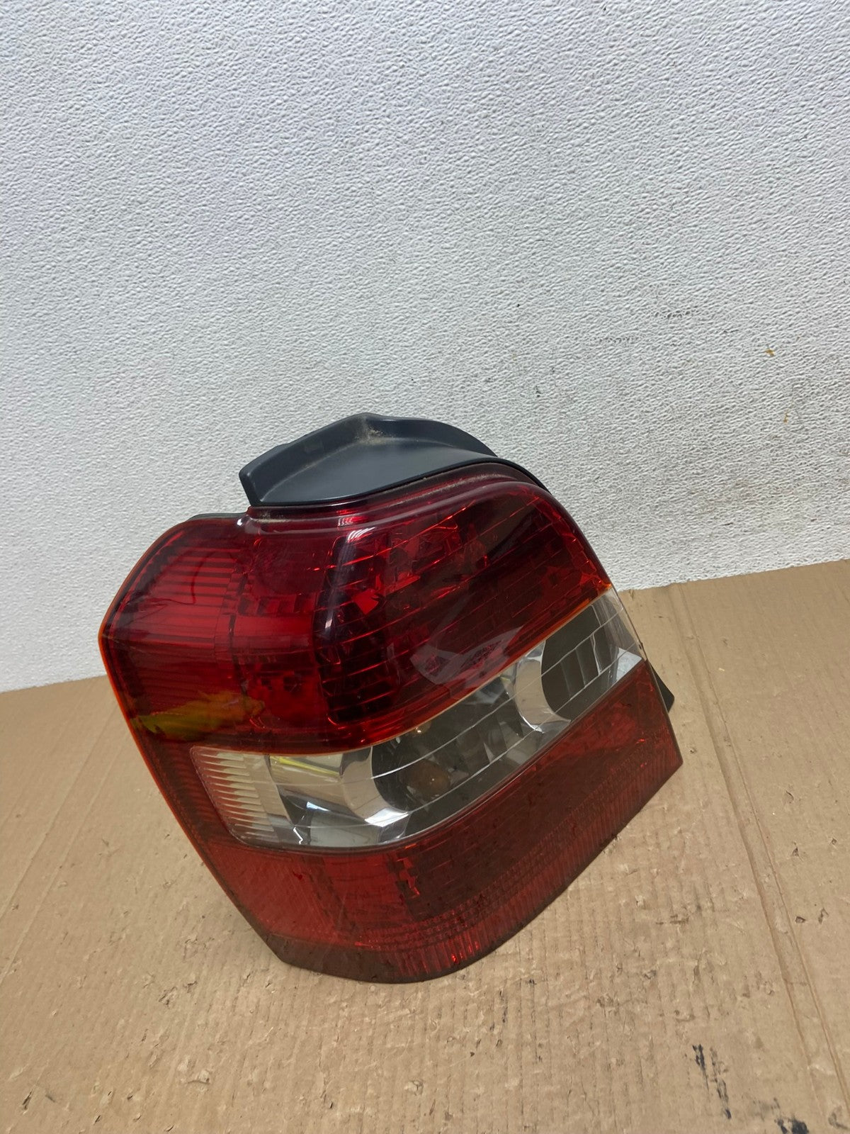 2004-2007 Toyota Highlander Left Driver LH Side Tail Light AE9058 LK2