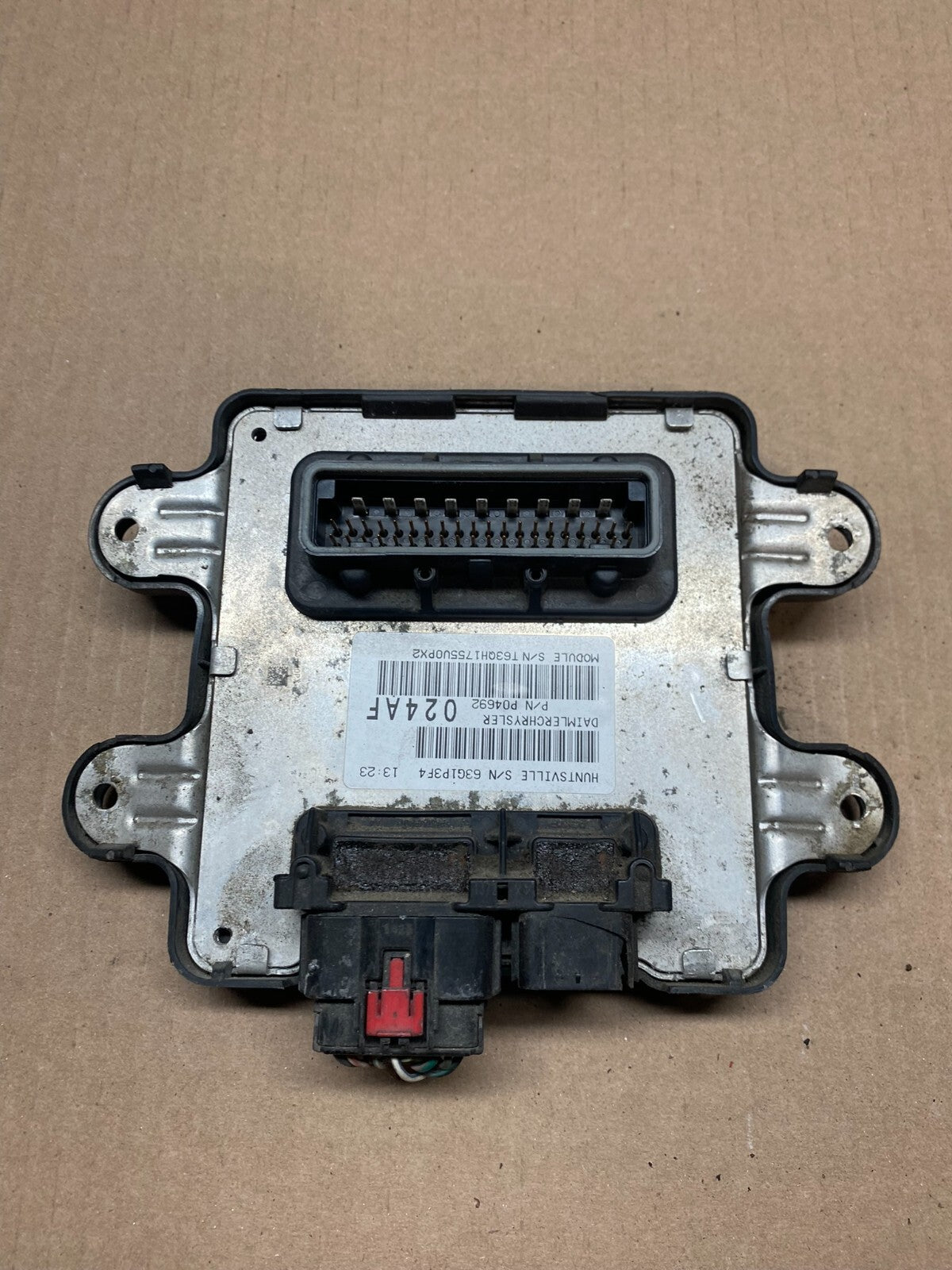 2006 Dodge Durango  Fuse Box Relay Unit Module Body Control P04692024AF E4392 PS2