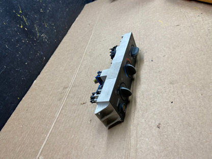 2001 - 2007 GMC Chevrolet Express 1500 Climate Control A/C W6446 DG1