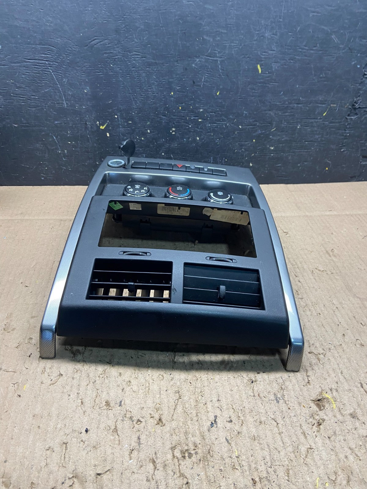 2008 to 2012 Jeep Liberty Dash Climate Temperature Control Radio Bezel Q1083 DG3