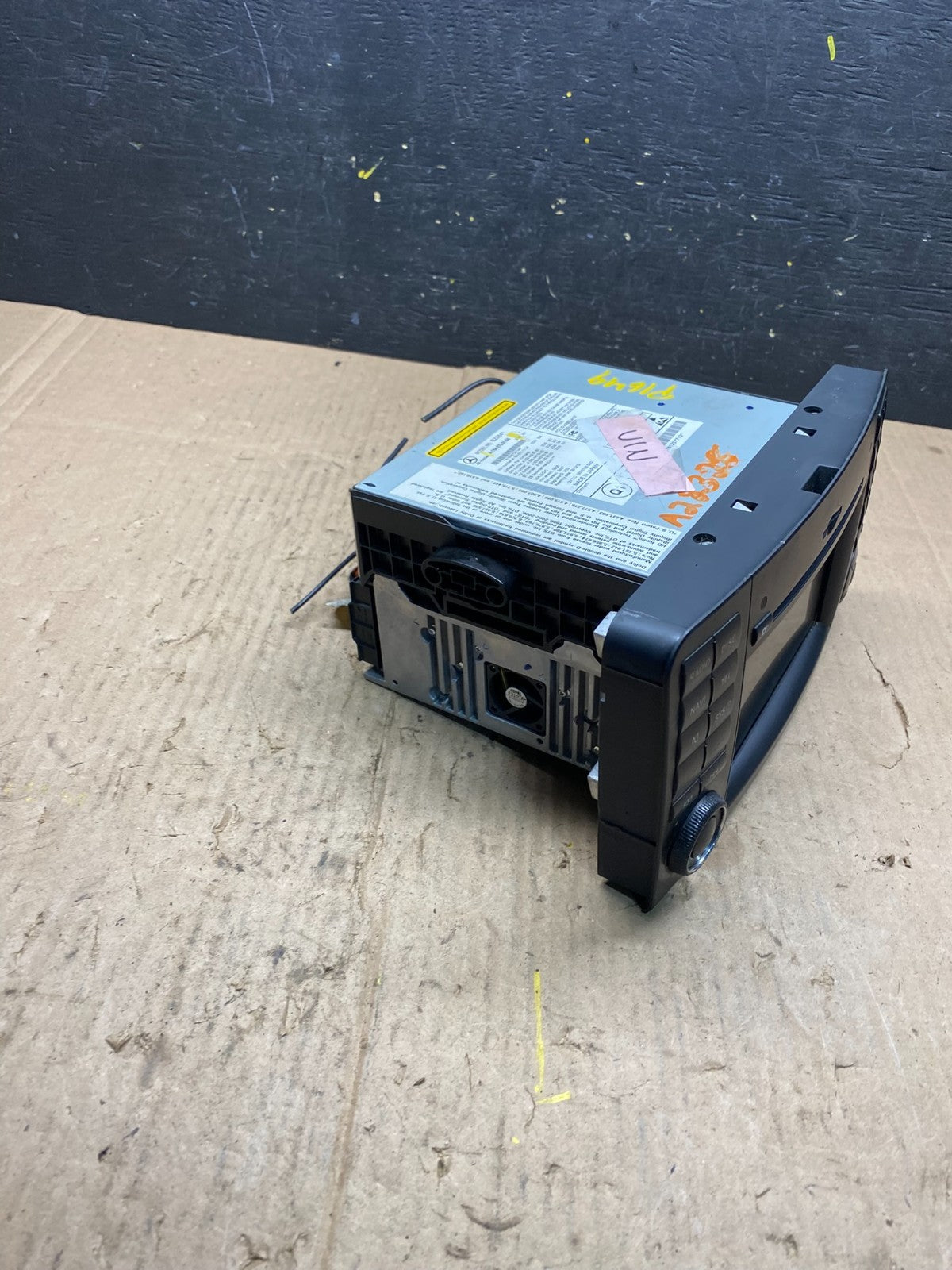 2006 to 2012 Mercedes ML350 GL450 Radio Navigation Screen Display P1649 R DG1