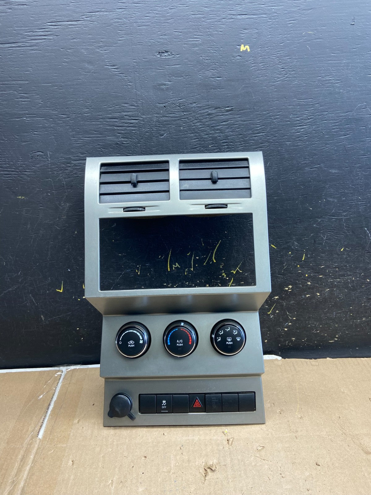 2007 to 2012 Dodge Nitro Dash Climate Temperature Control Radio Bezel ab2053 DG0