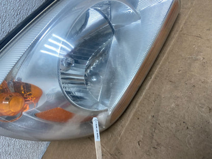 2005 to 2006 Kia Sportage Right Passenger RH Halogen Headlight OEM Y5592 DW5