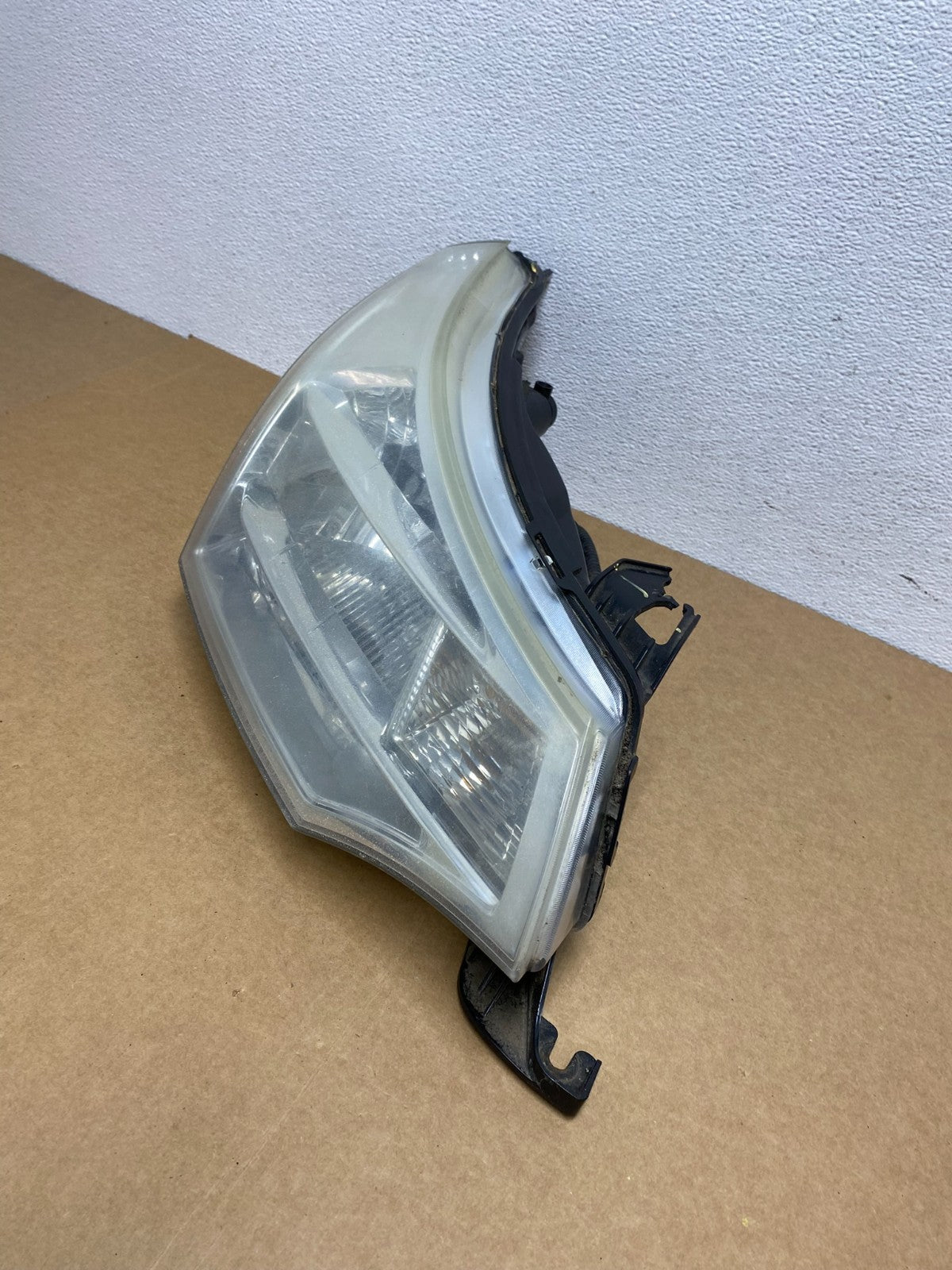 2008 2009 2010 2011 Ford Focus Right Passenger Rh Side Headlight AC1654 DW1