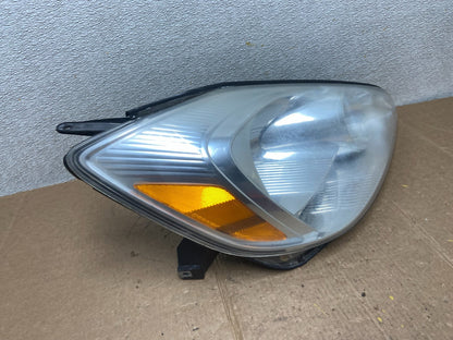 2004-2005 Toyota Sienna Right Passenger Halogen Headlight OEM AA1611 DW2