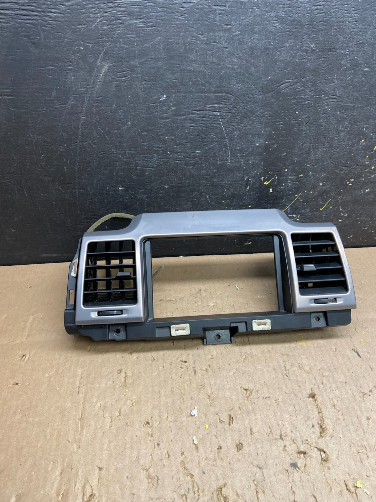 2010 - 2012 Lincoln MKZ Center Dash Gps Radio Bezel Panel Air Vent OEM T6019 DG0