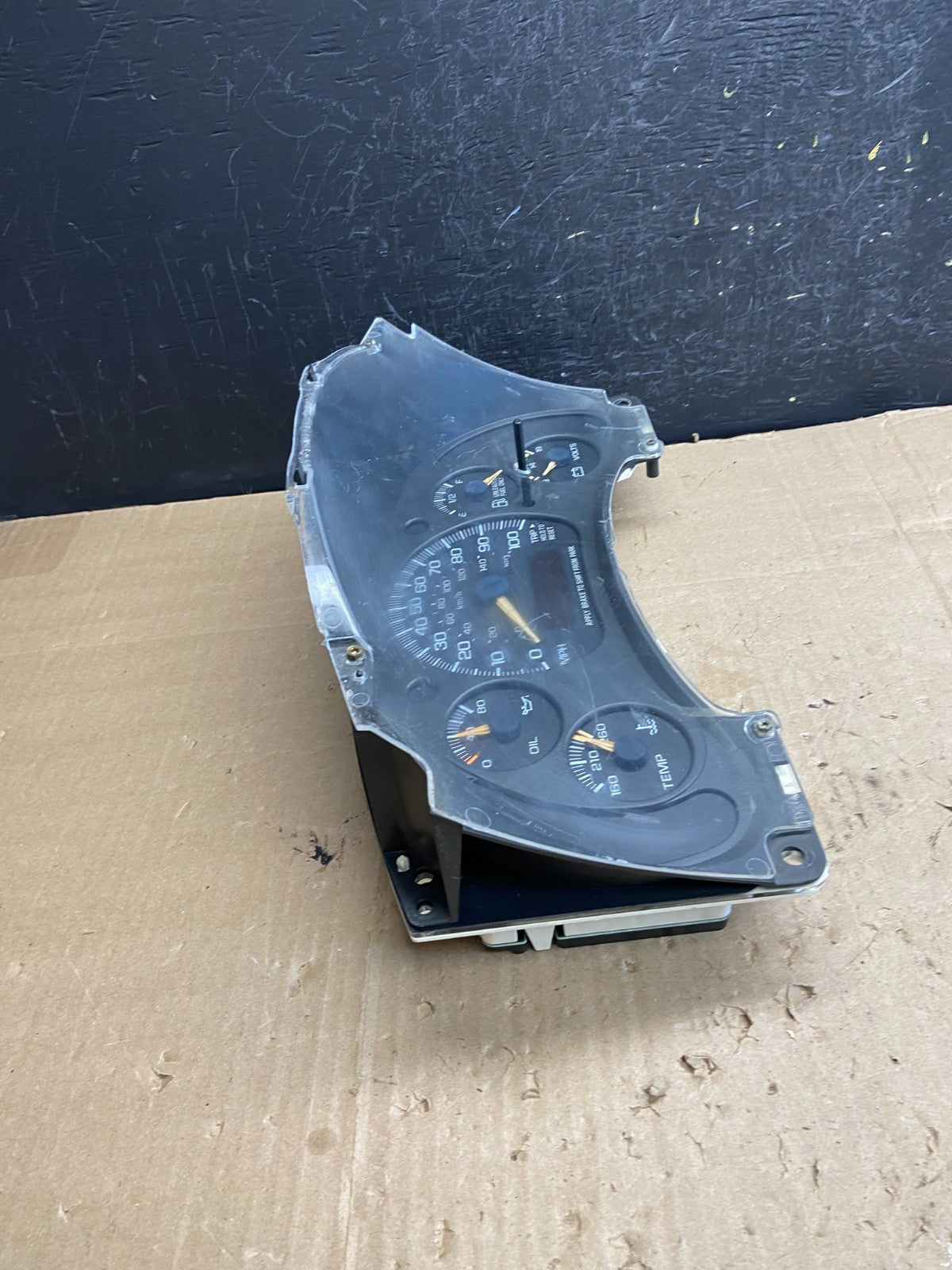 2001 to 2002 Chevrolet Express Speedometer Cluster Gauge AE1790 DG1