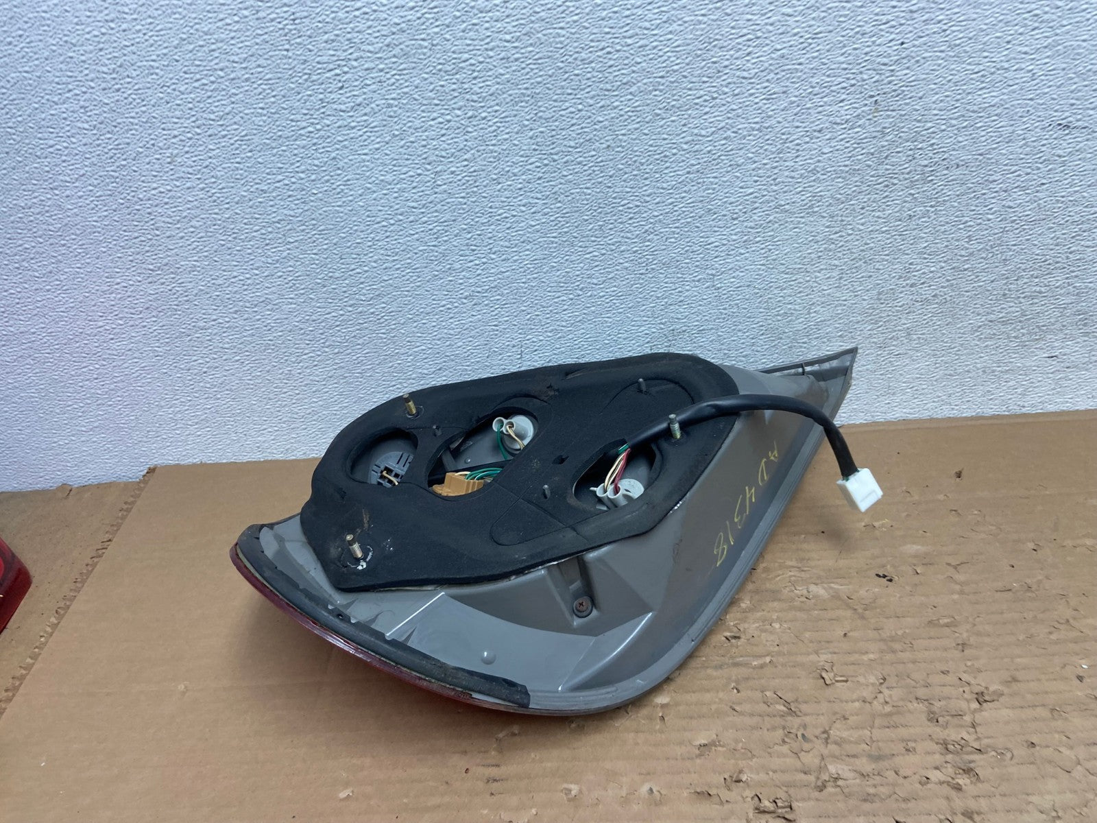 2005 to 2006 Toyota Camry Tail Light Right Passenger Side AD4318 LK4