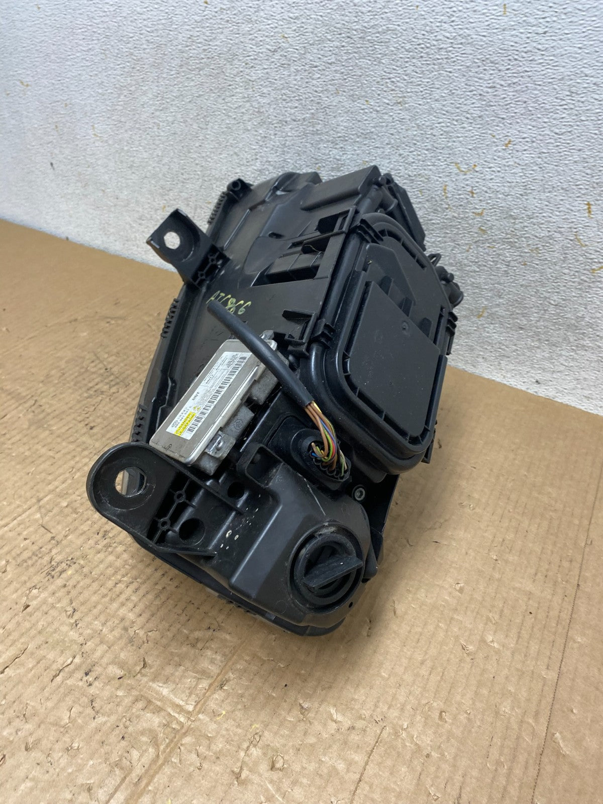2009-2011 Audi A6 Right Passenger RH Side Headlight Xenon HID AI6866 DW5