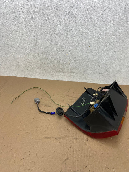 1993-1998 Jeep Grand Cherokee ZJ Right Passenger Rh Tail Light AD7732 LK7
