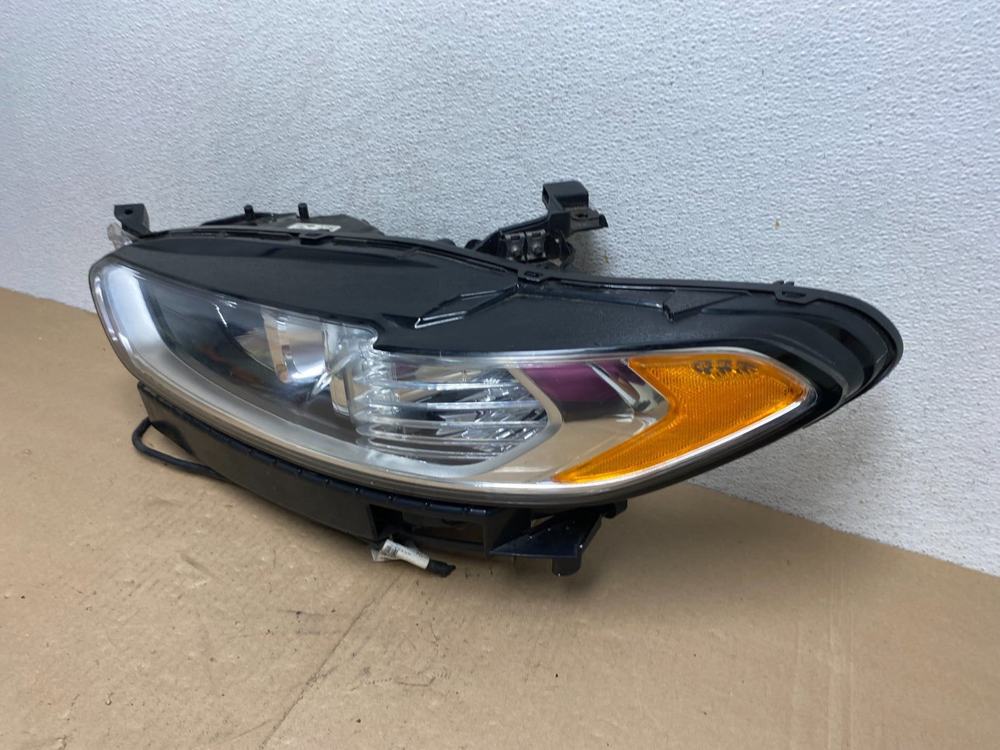 2013 to 2016 Ford Fusion Left Driver Lh Side Headlight AG4650 DW1