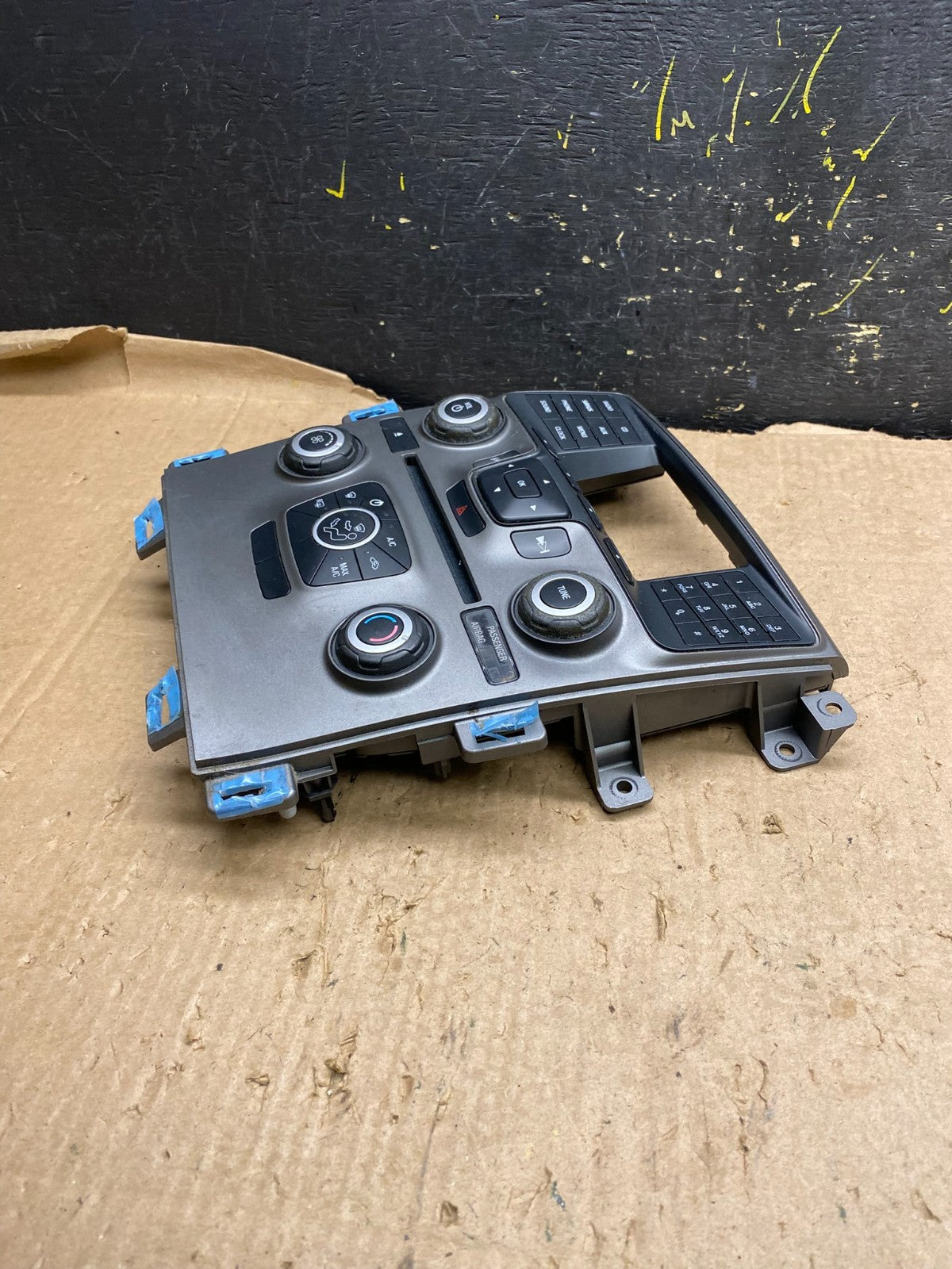 2011-2014 Ford Edge Heater Climate Control Radio CD Control Dash Bezel z1824 DG2