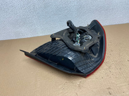 2000 2001 2002 Toyota Avalon Right Passenger Rh Side Tail Light OEM AB6235 LK5