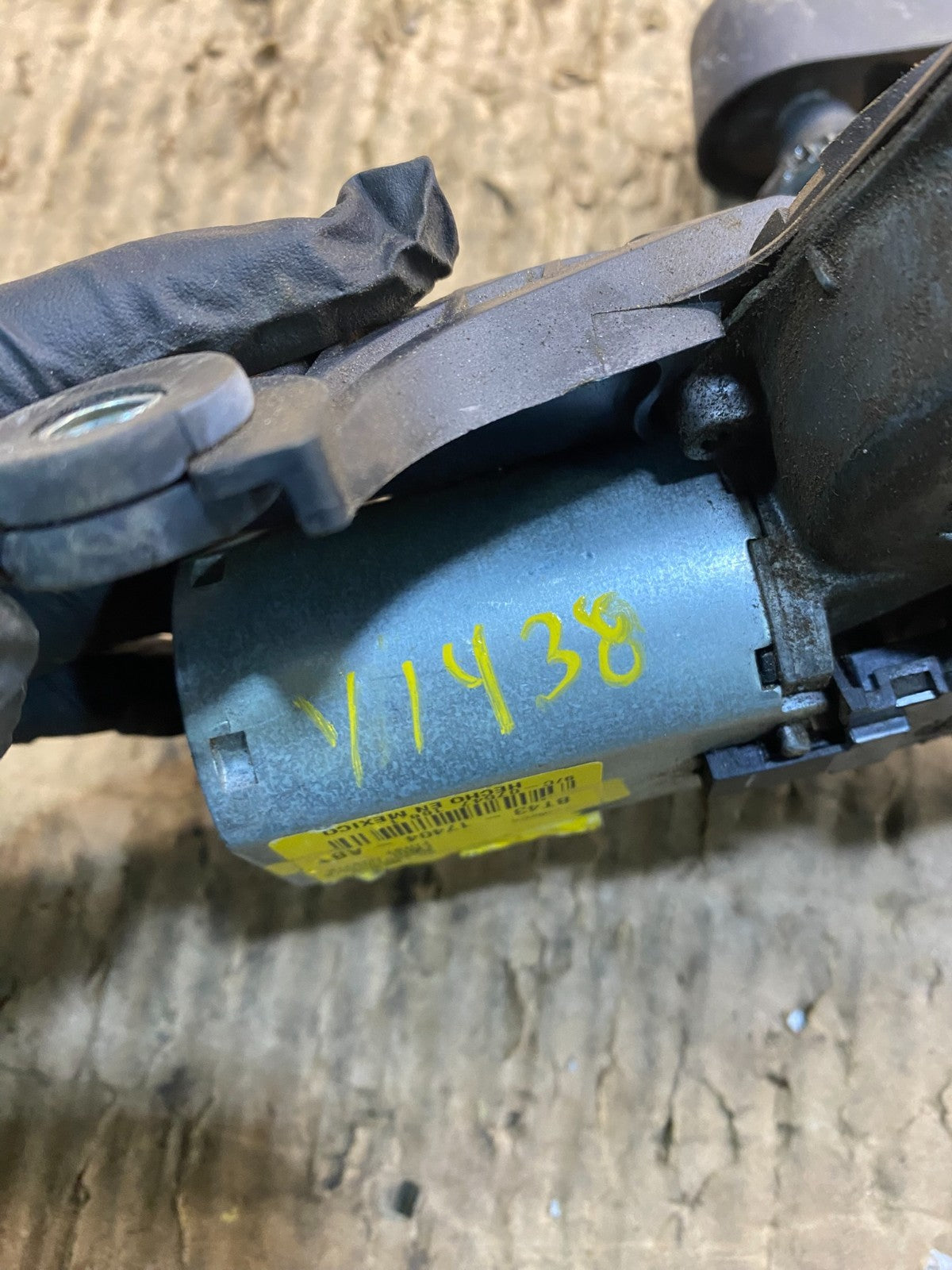 2011 to 2014 Ford Edge Licnoln MKX Rear Windshield Wiper Motor OEM y1438 DG7