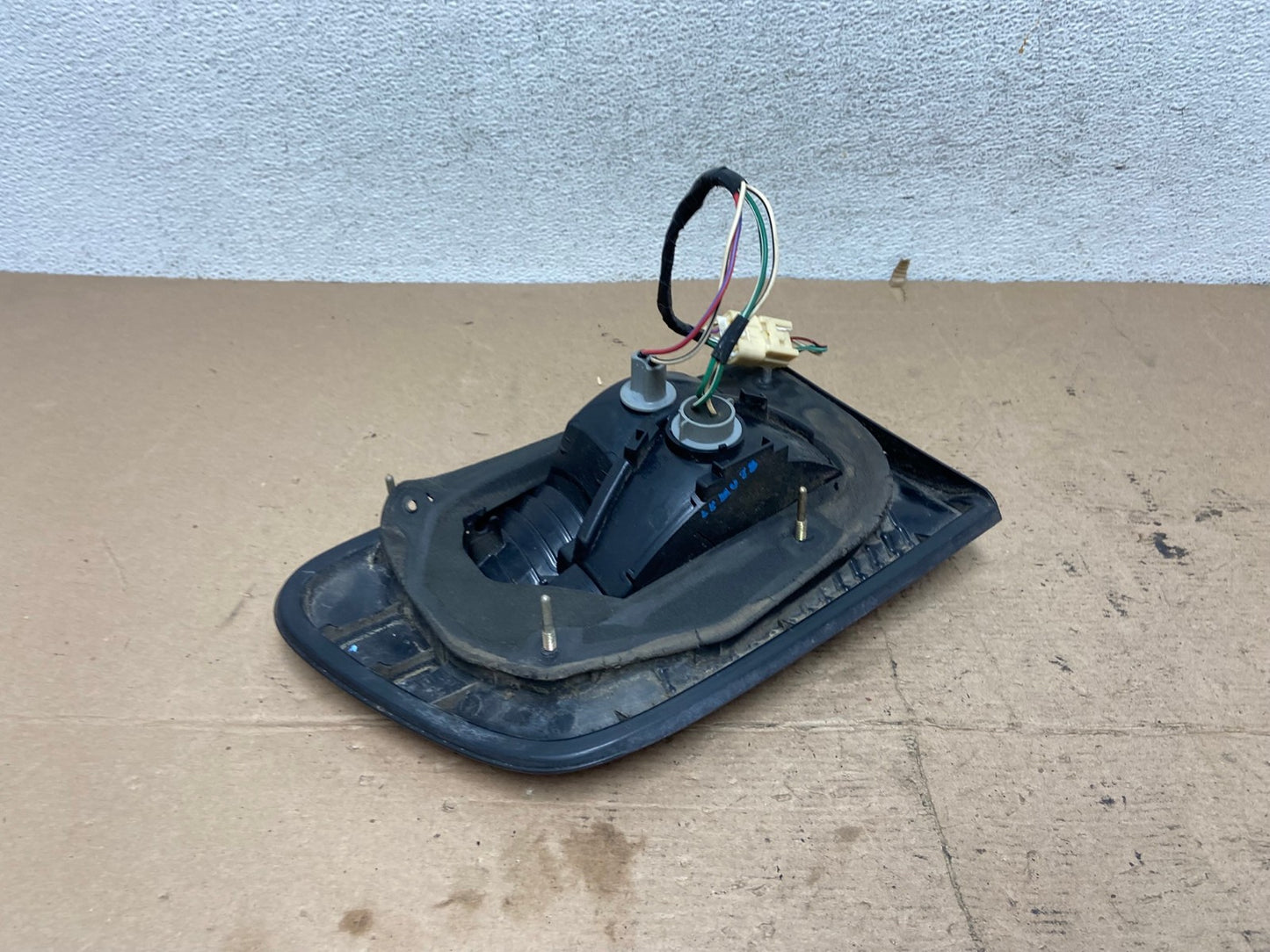 2001 - 2003 Toyota Sienna Right Passenger Rh Side Inner Tail Light AF5059 LK4