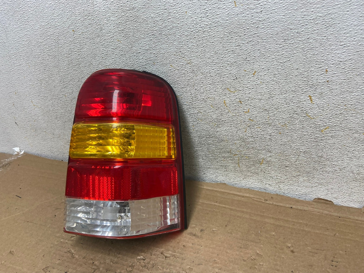2001 to 2007 Ford Escape Right Passenger RH Side Tail Light AH9204 LK2