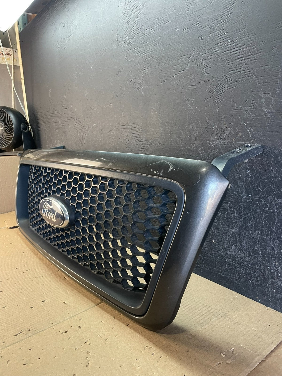 2004 to 2008 Ford F150 F-150 Front Upper Grill Grille AE3750 DG1