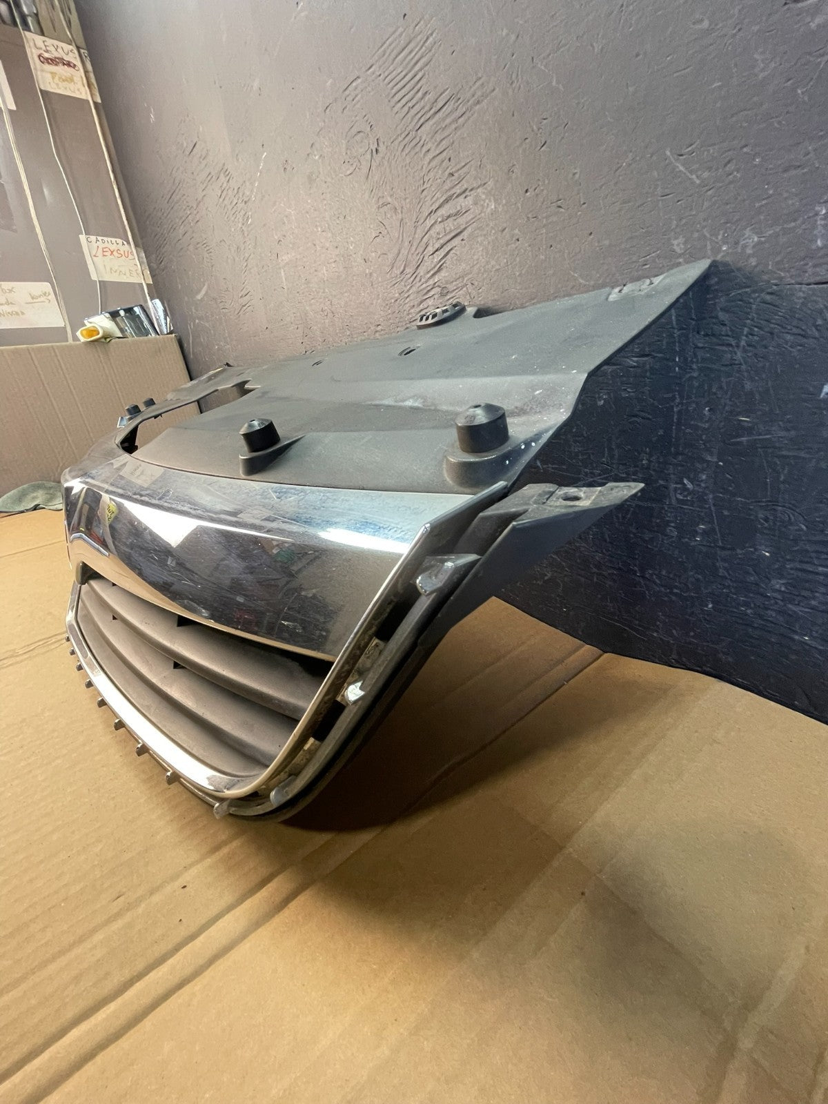 2008 2009 Saturn Aura Front Upper Grille Grill AC5255 DG2