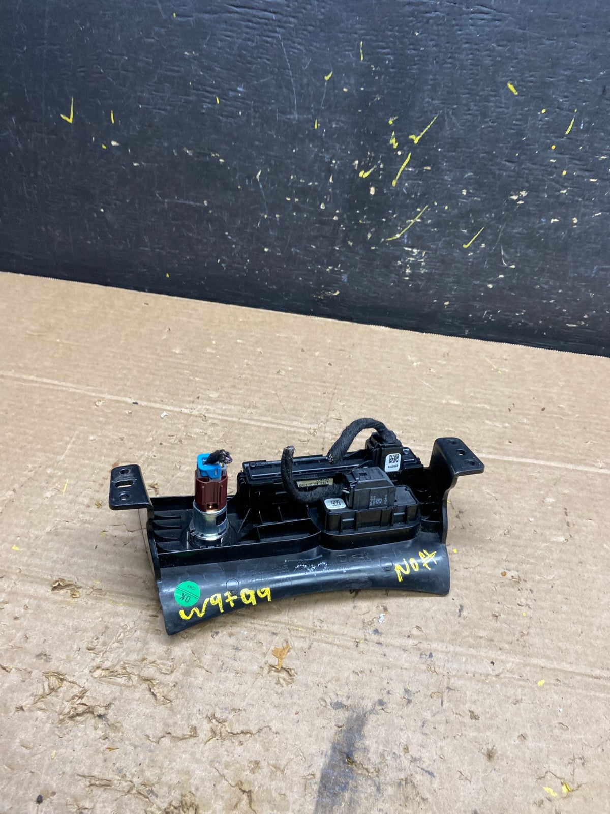 2013-2015 Chevrolet Malibu Center Console Dash Hazzard Switch Lighter W9799 DG4