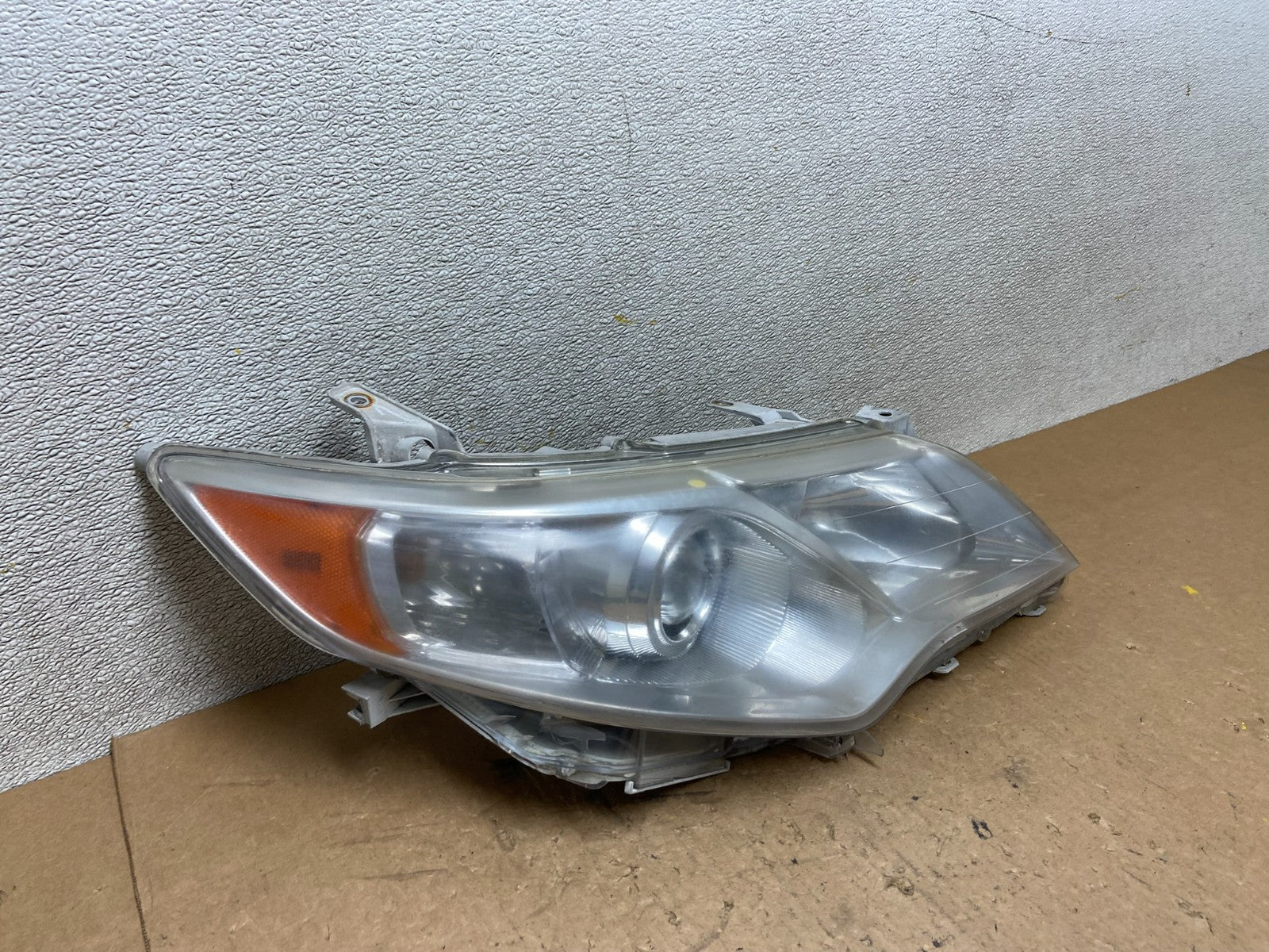 2012 2013 2014 Toyota Camry Right Passenger RH Halogen Headlight Z7962 DW2